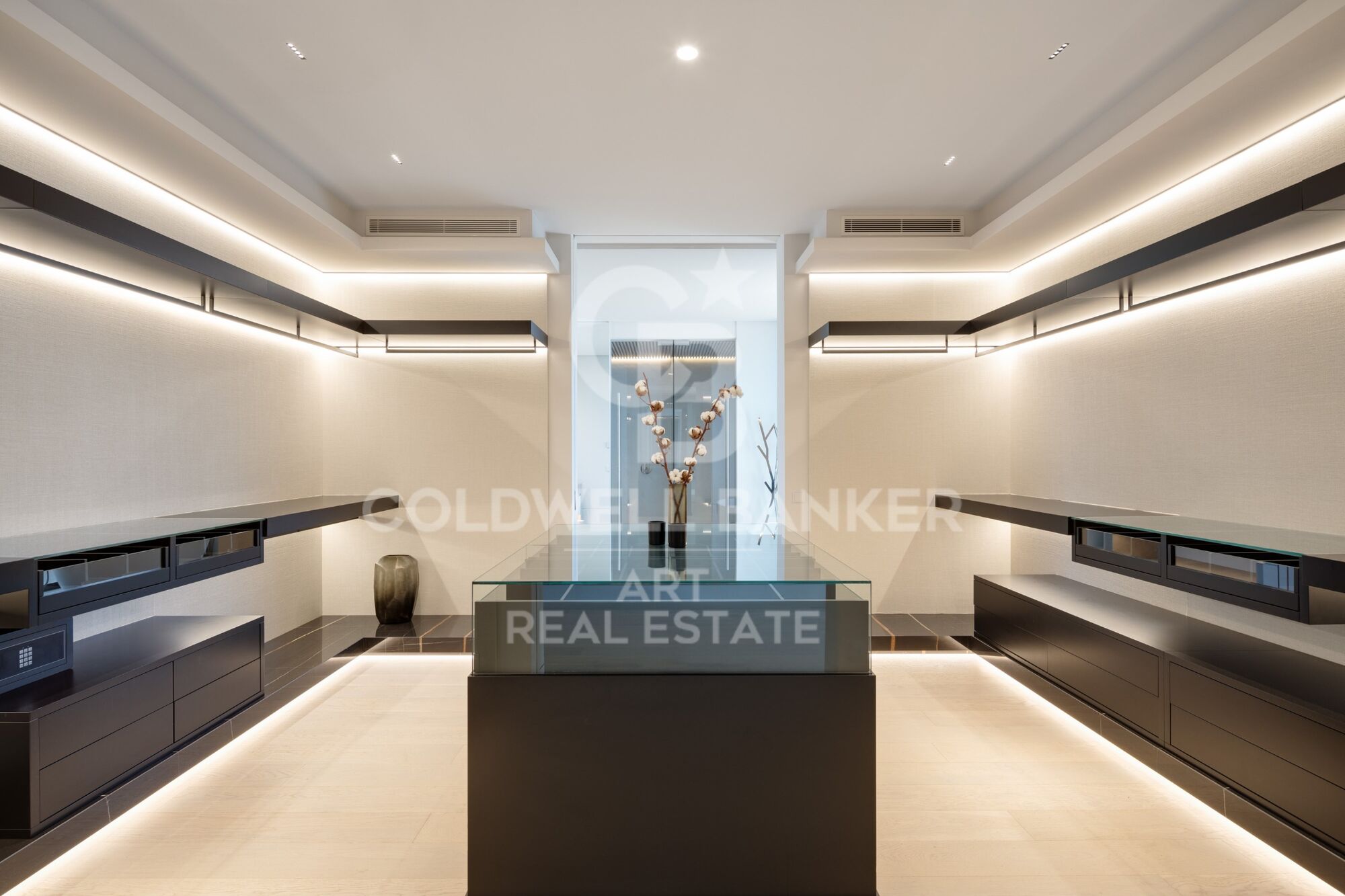 Exclusiva villa de diseño arquitectónico en La Quinta, Benahavís