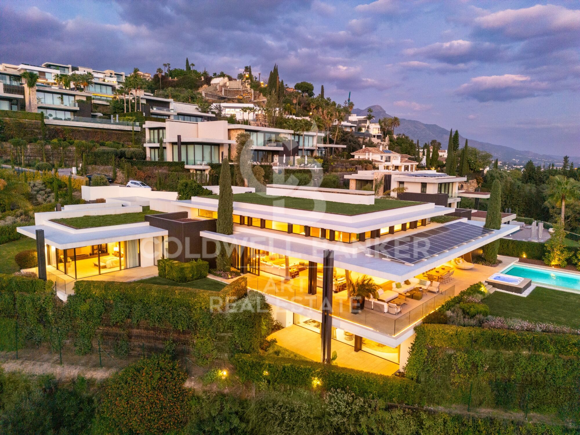 Exclusiva villa de diseño arquitectónico en La Quinta, Benahavís