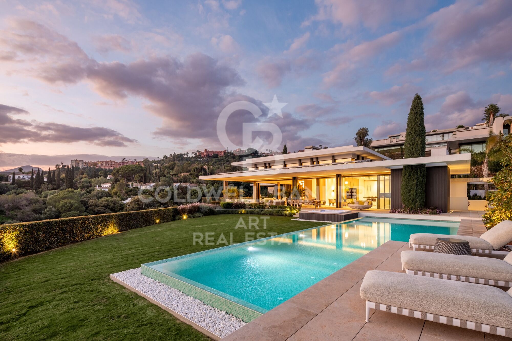 Exclusiva villa de diseño arquitectónico en La Quinta, Benahavís