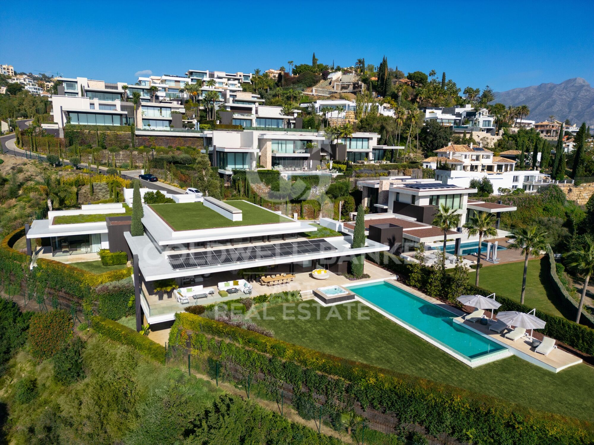 Exclusiva villa de diseño arquitectónico en La Quinta, Benahavís