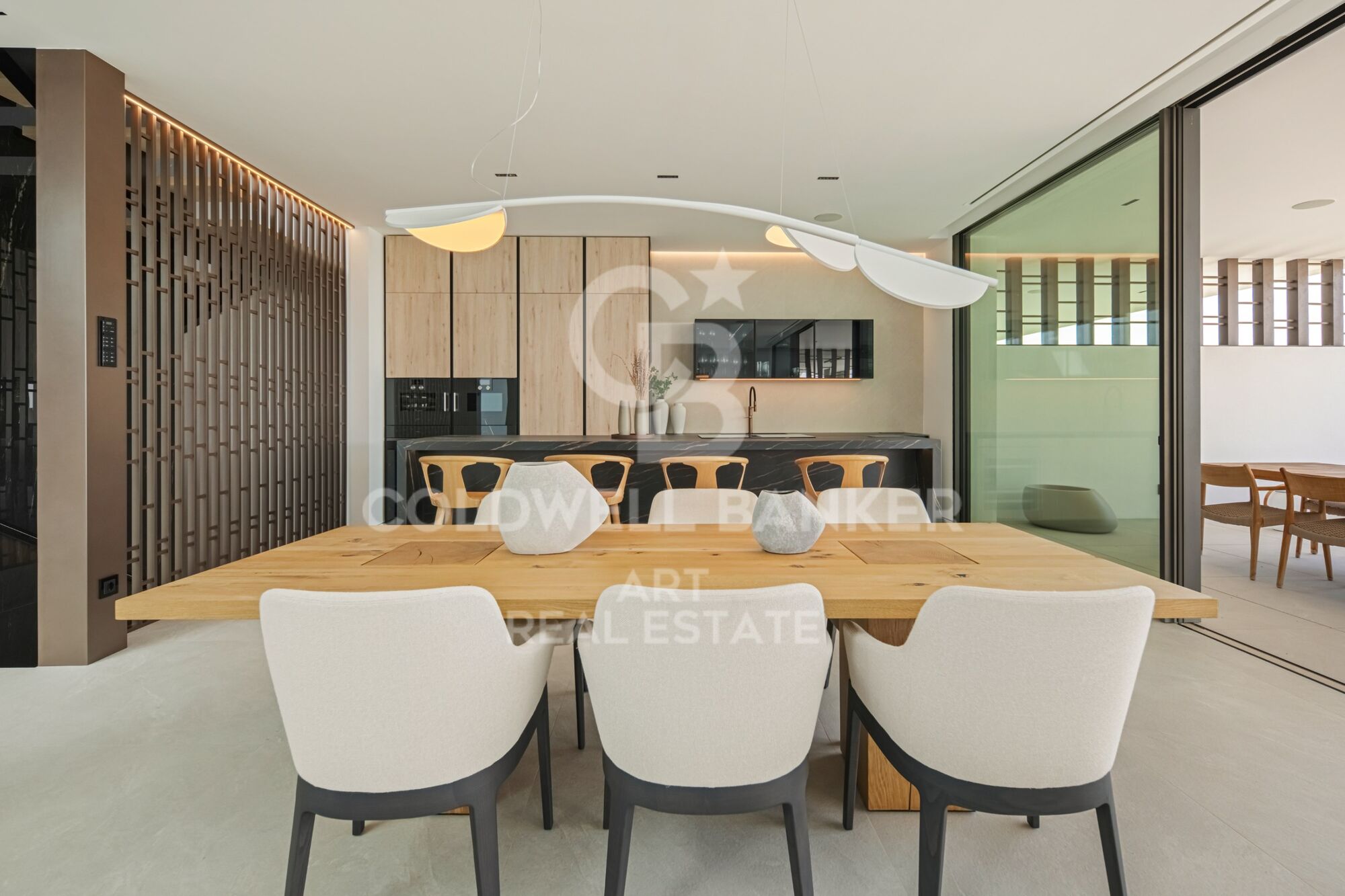 Spectacular villa located in the most exclusive area of Marbella's Golden Mile.