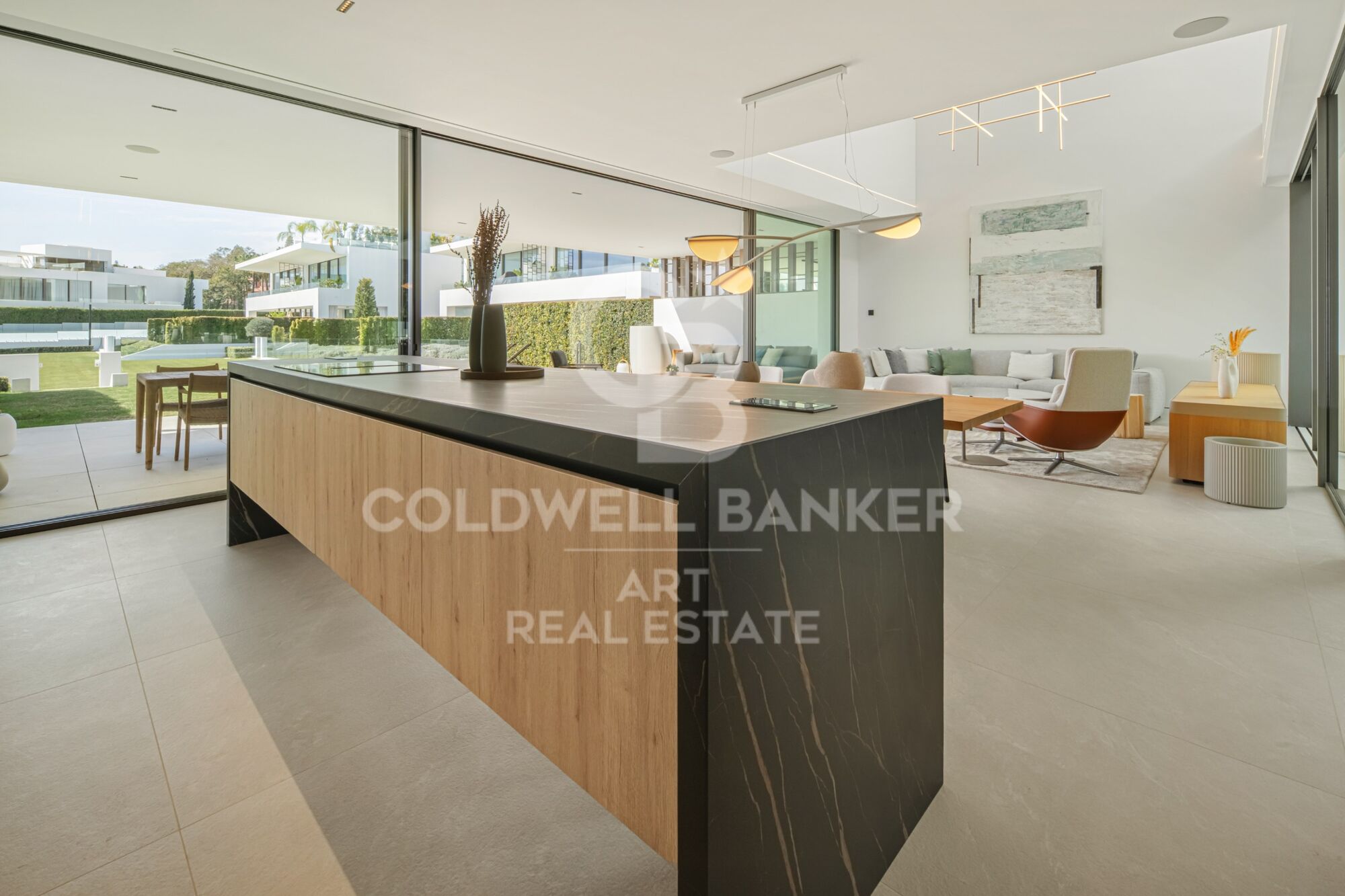 Spectacular villa located in the most exclusive area of Marbella's Golden Mile.