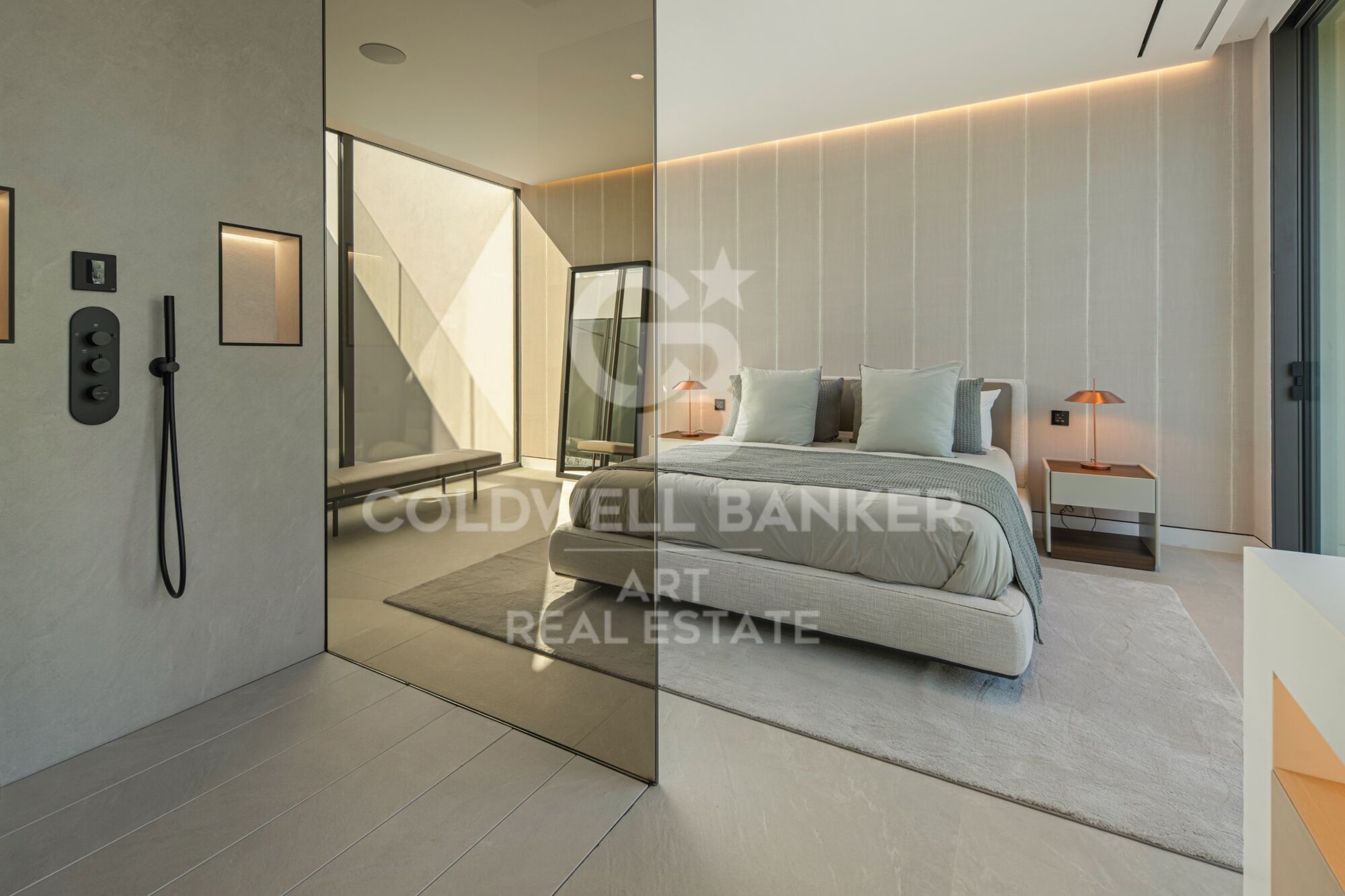 Spectacular villa located in the most exclusive area of Marbella's Golden Mile.