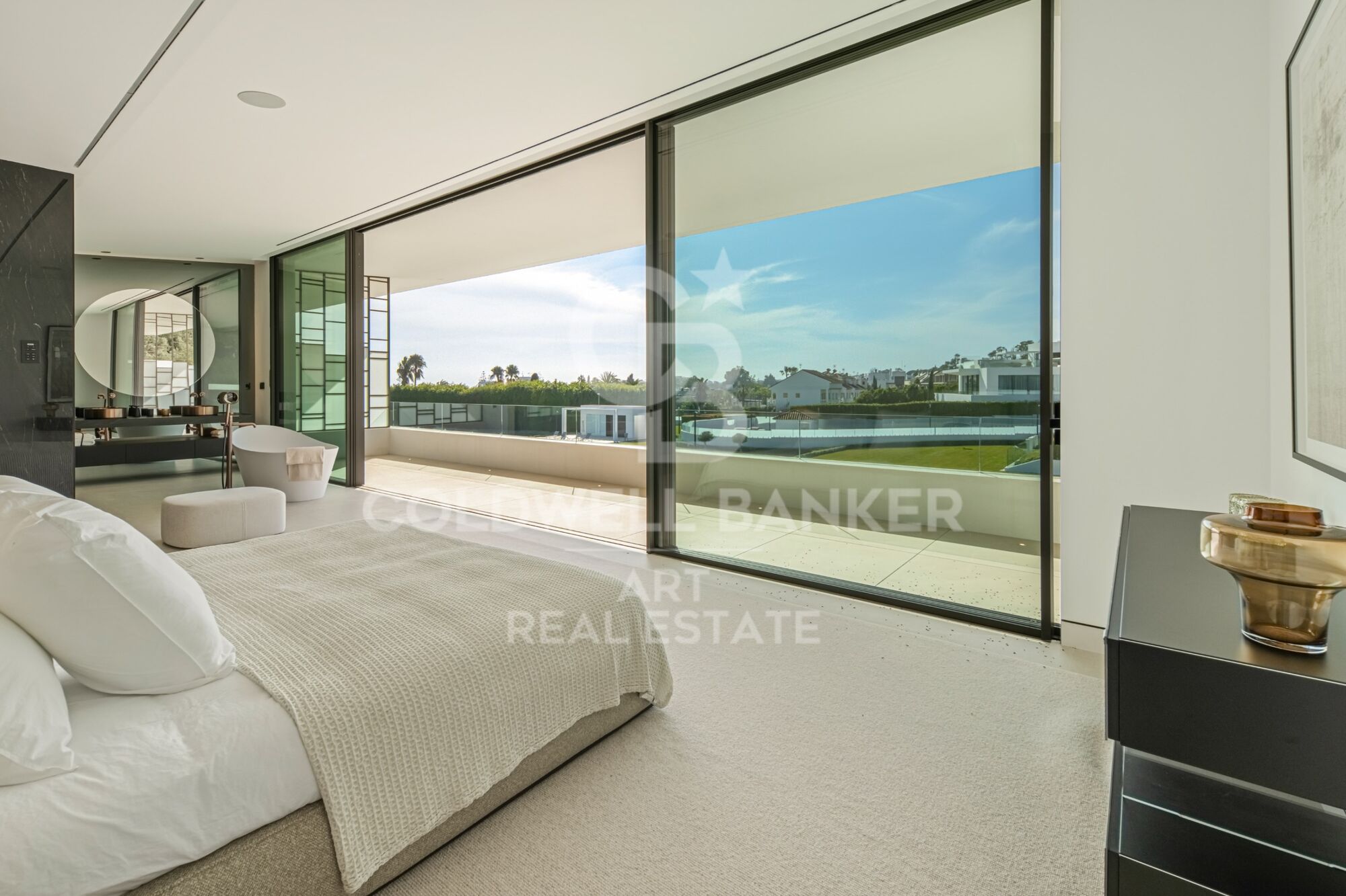 Spectacular villa located in the most exclusive area of Marbella's Golden Mile.