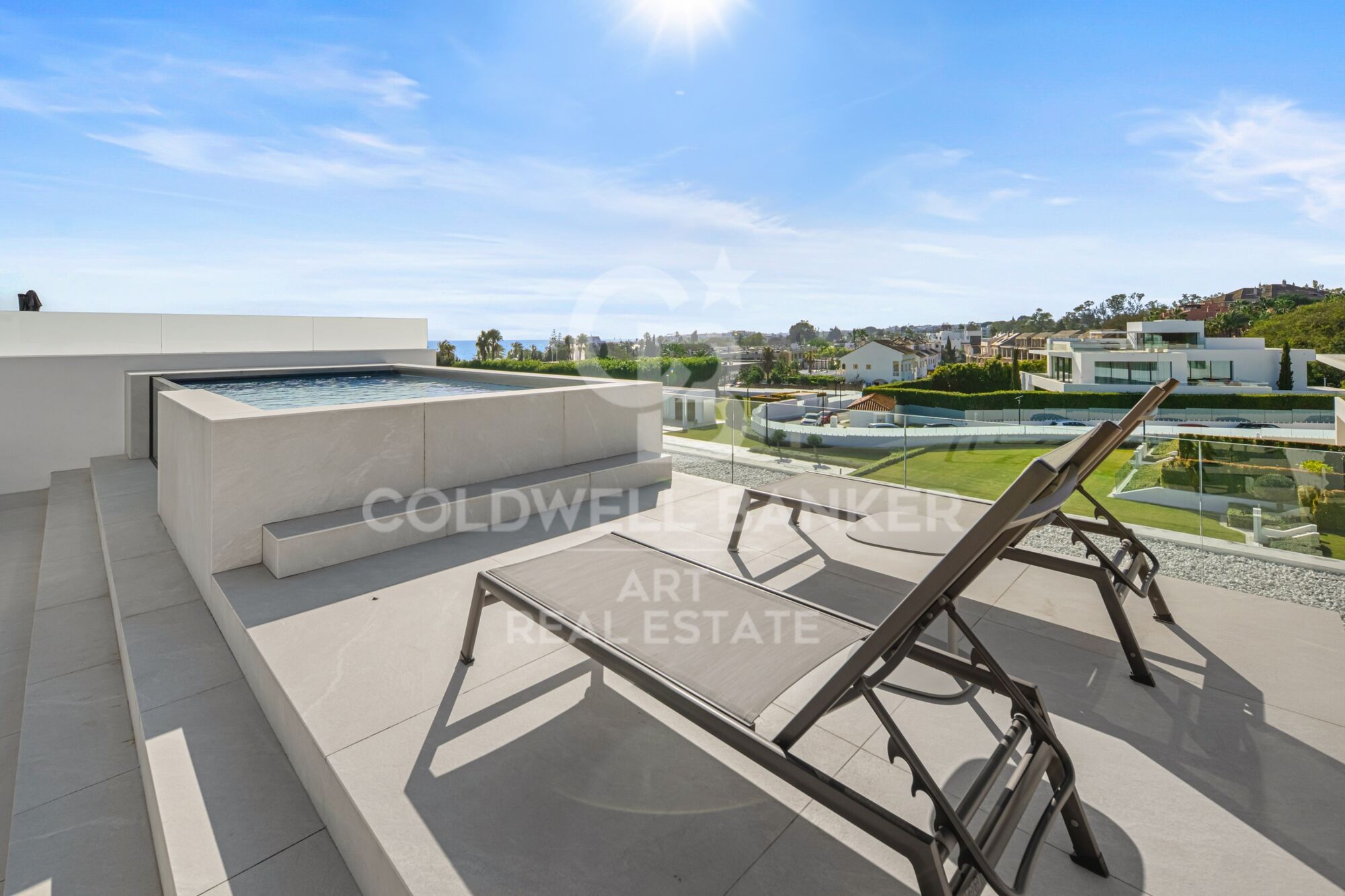 Spectacular villa located in the most exclusive area of Marbella's Golden Mile.