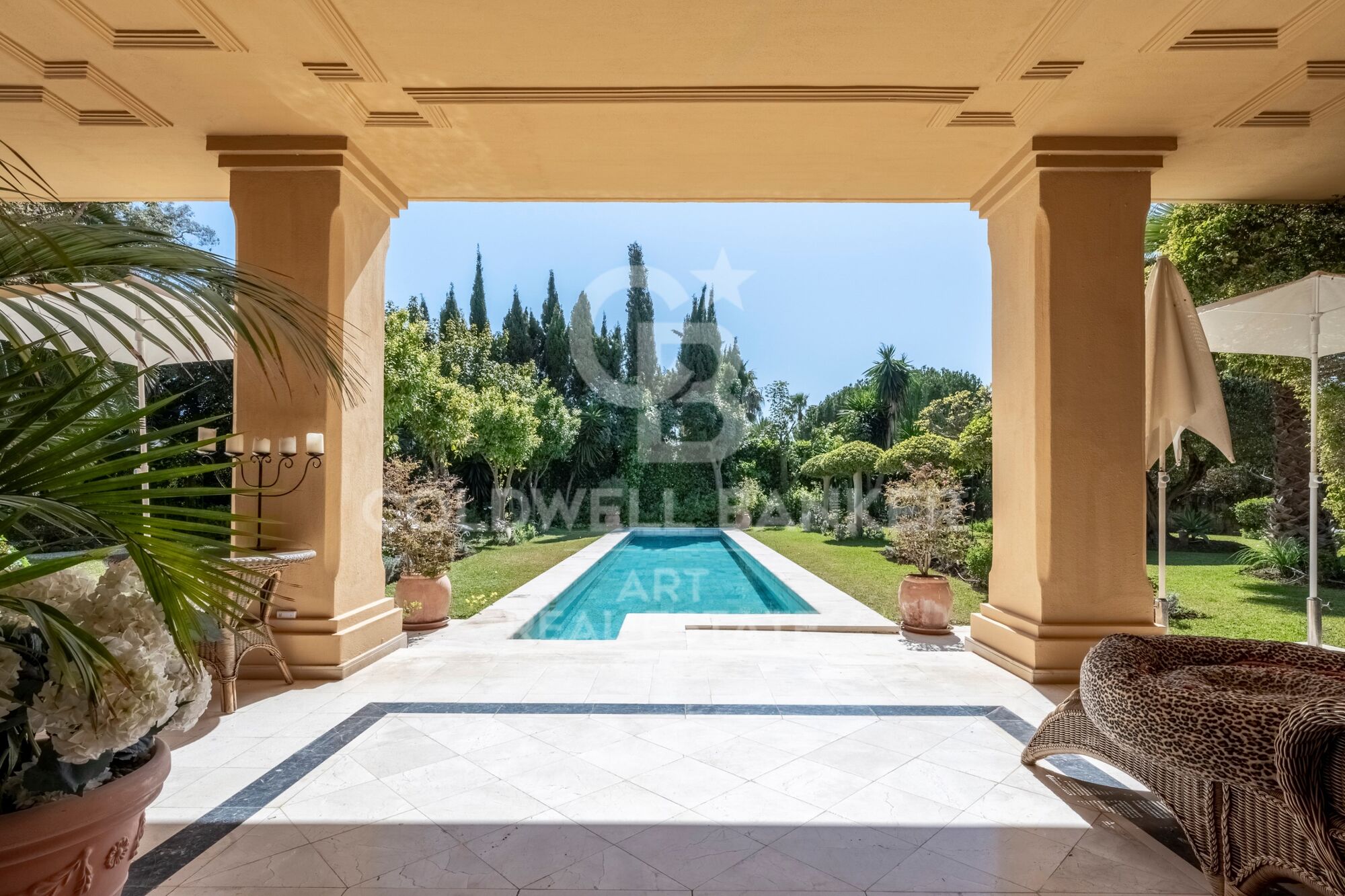 Elegante freistehende Villa mit höchster Privatsphäre in Guadalmina Baja, Marbella