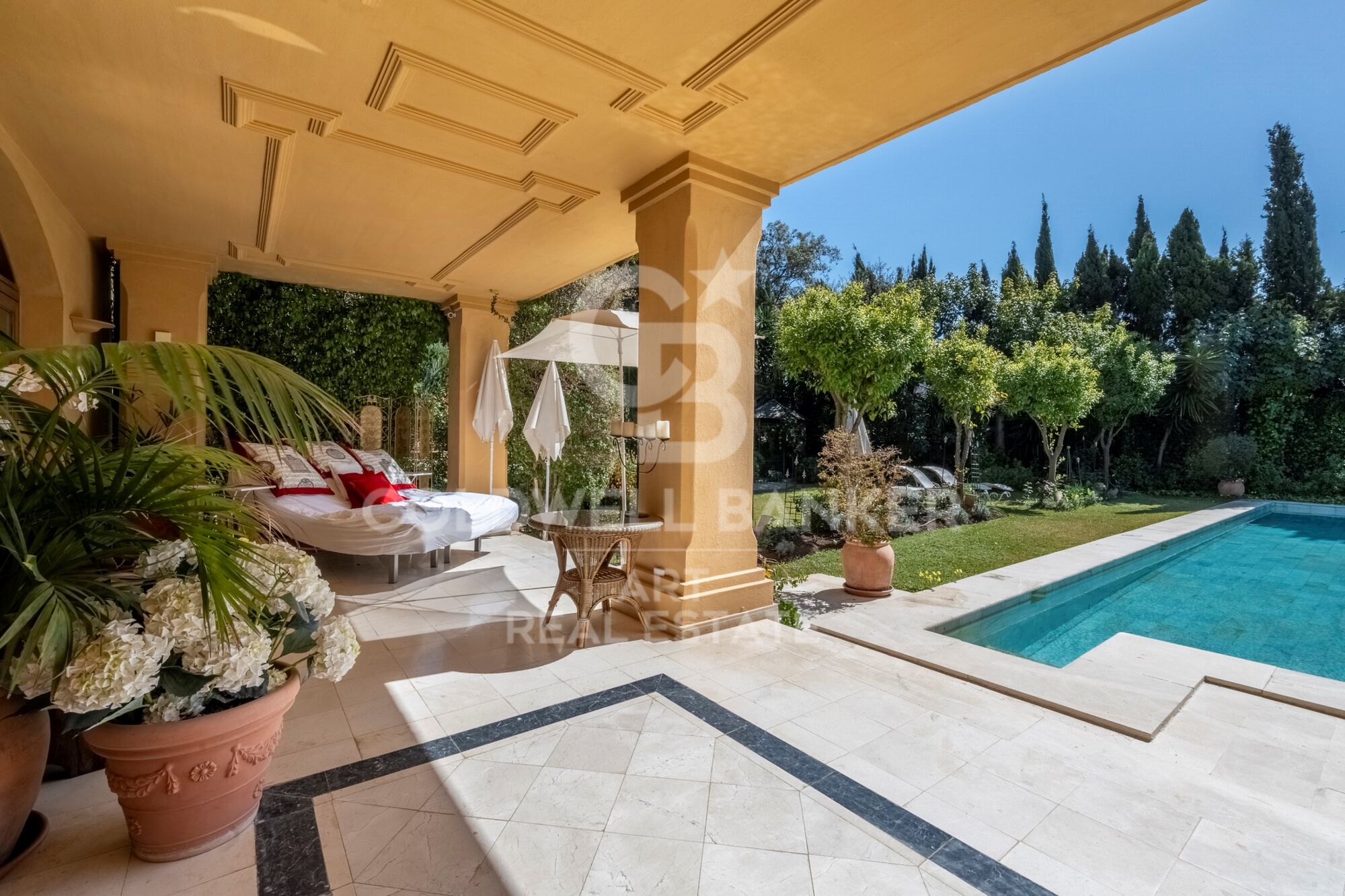 Elegante freistehende Villa mit höchster Privatsphäre in Guadalmina Baja, Marbella