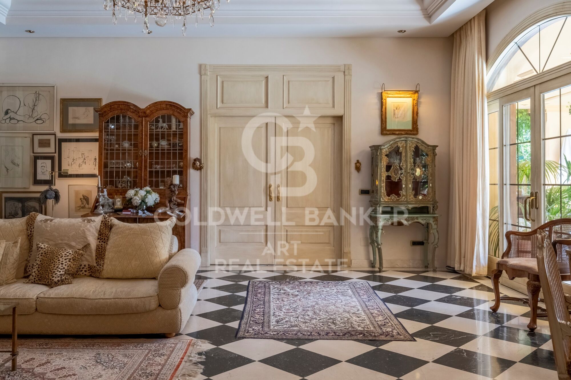 Elegante freistehende Villa mit höchster Privatsphäre in Guadalmina Baja, Marbella