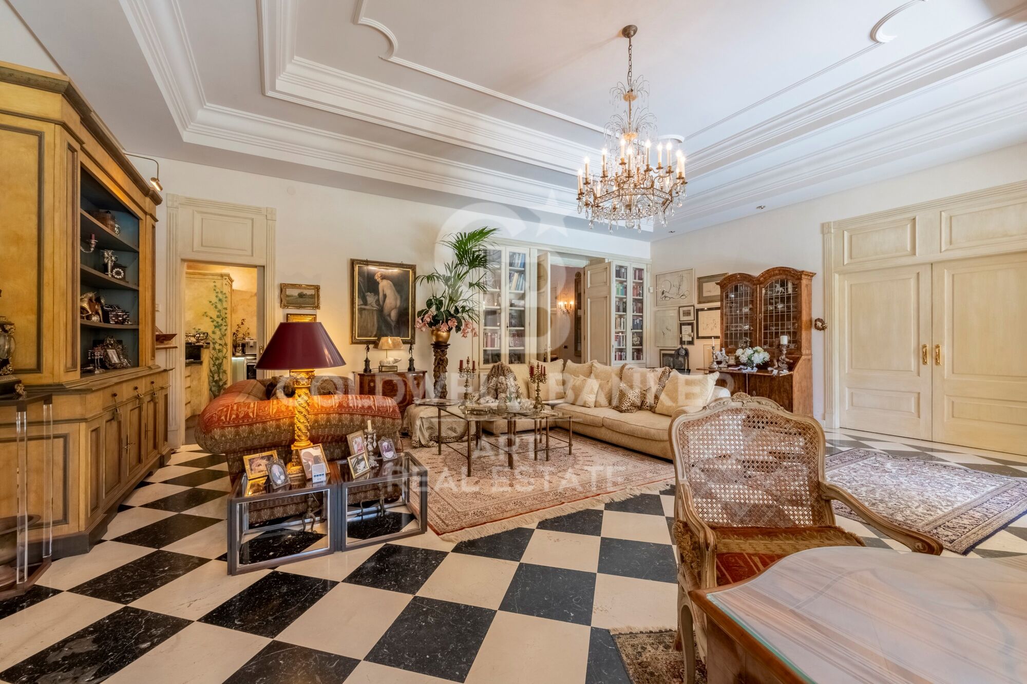Elegante freistehende Villa mit höchster Privatsphäre in Guadalmina Baja, Marbella