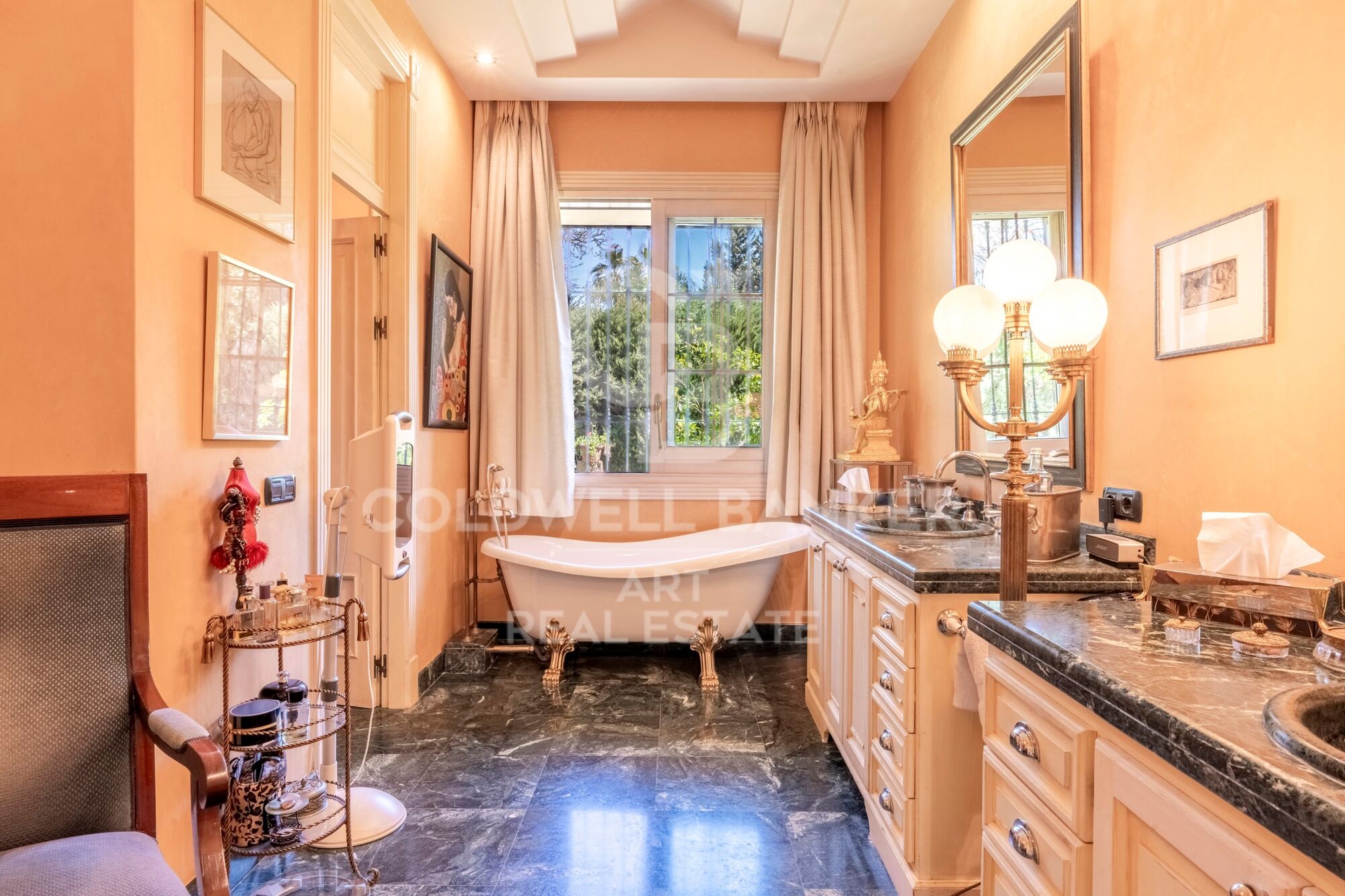 Elegante freistehende Villa mit höchster Privatsphäre in Guadalmina Baja, Marbella