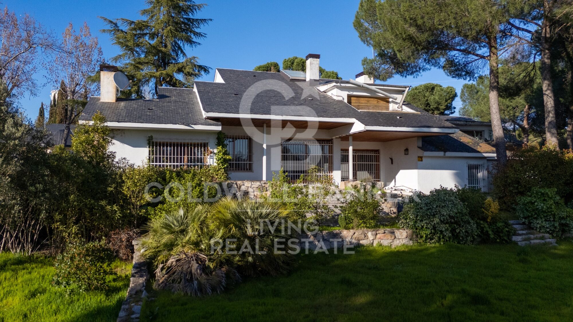 Villa plain-pied 8 Pièces Triplex Acheter Pozuelo de Alarcón