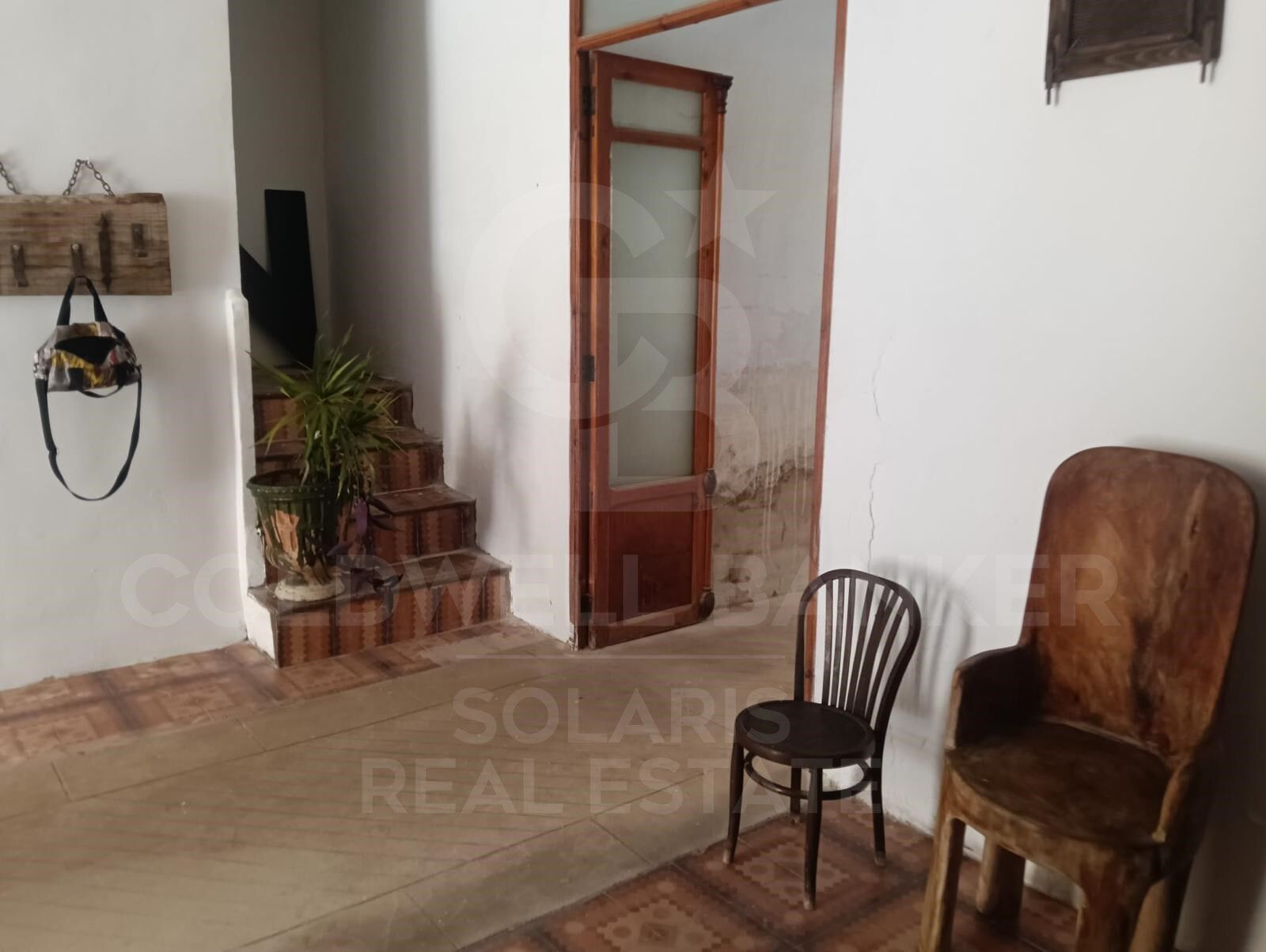 Maison traditionnelle exclusive avec potentiel de rénovation à Jesús Pobre