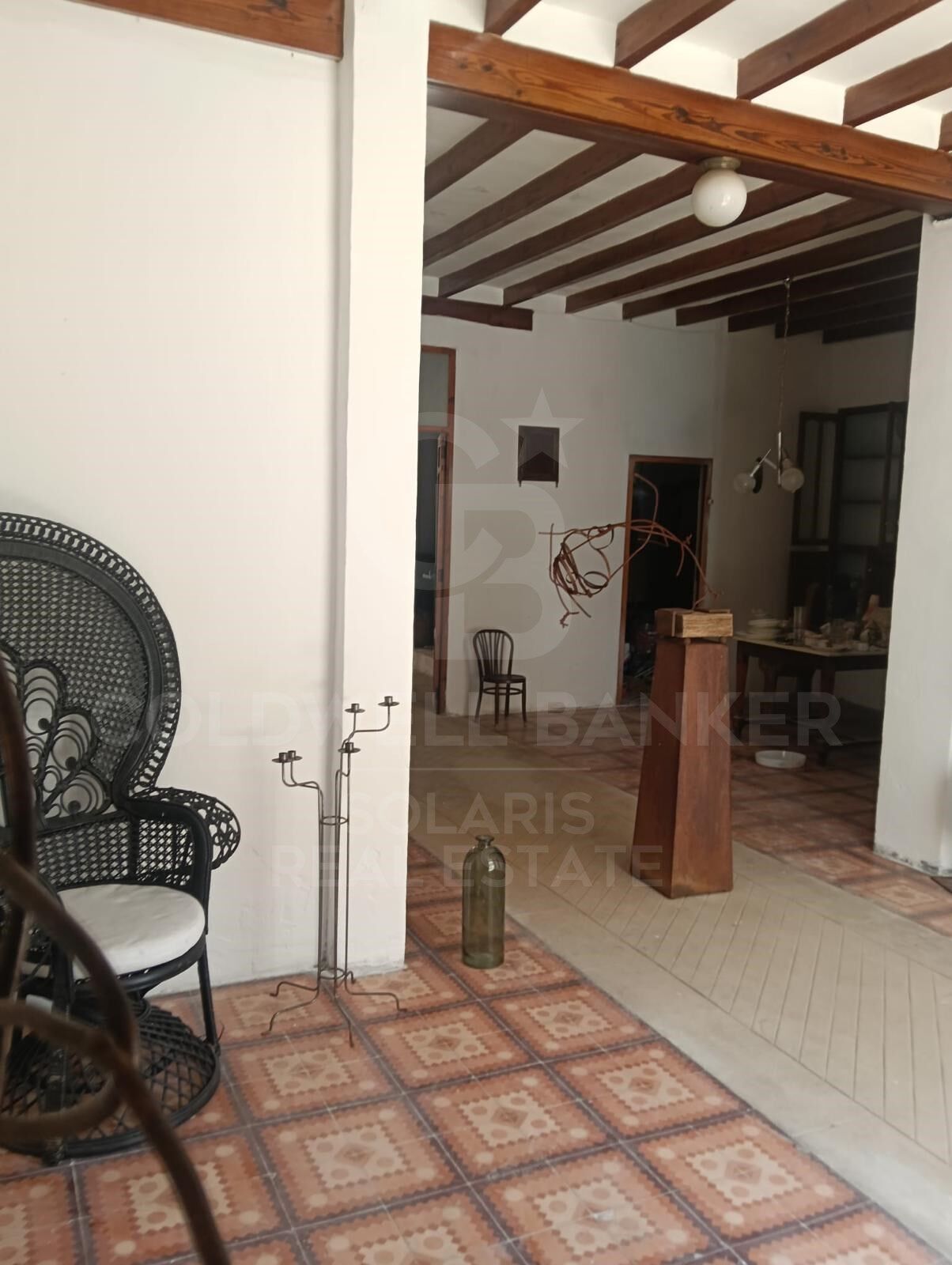 Maison traditionnelle exclusive avec potentiel de rénovation à Jesús Pobre
