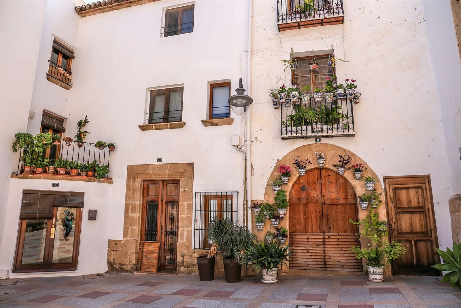 Elegant villa with sea views