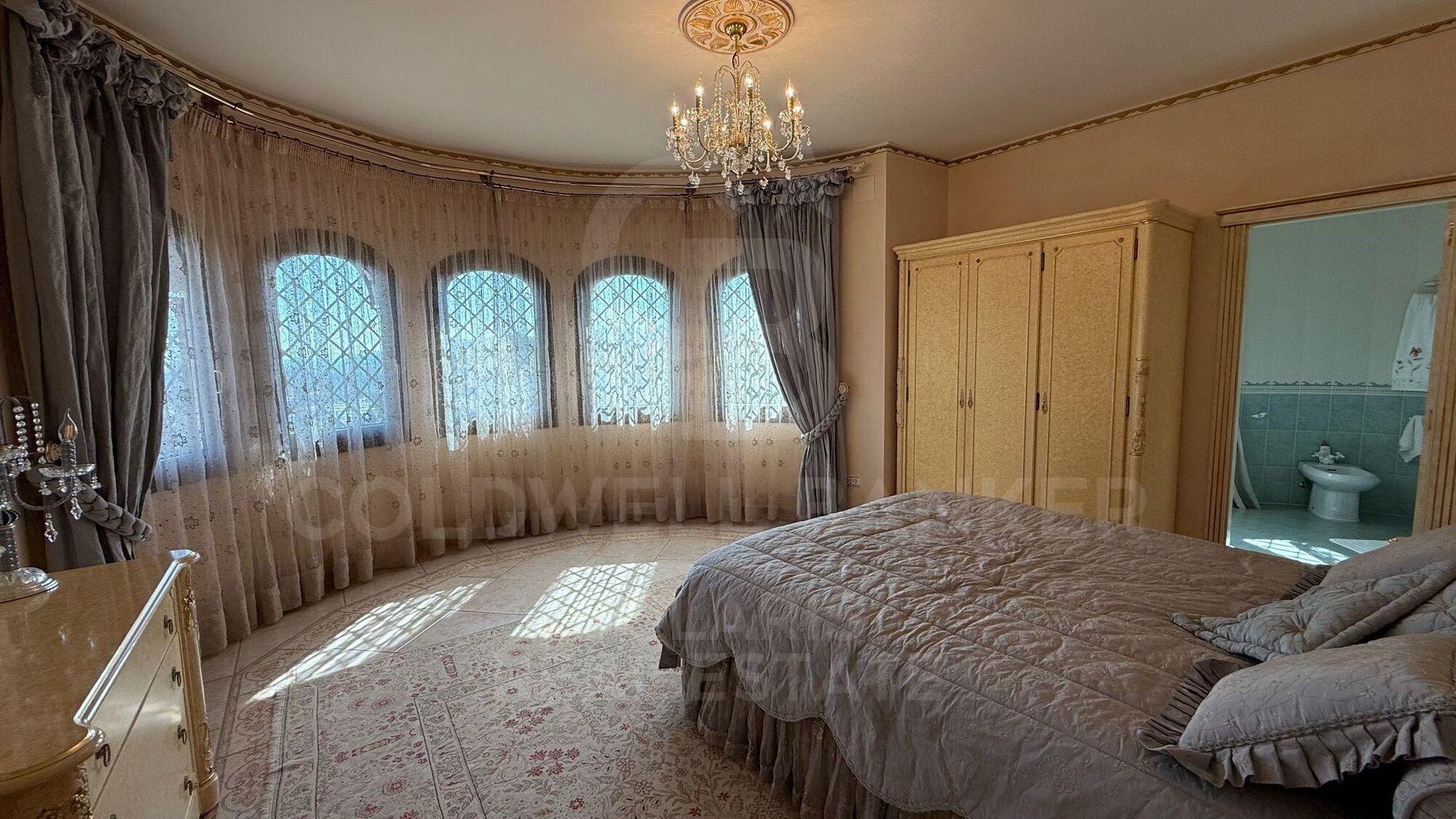 Erstaunliche Villa mit Meerblick