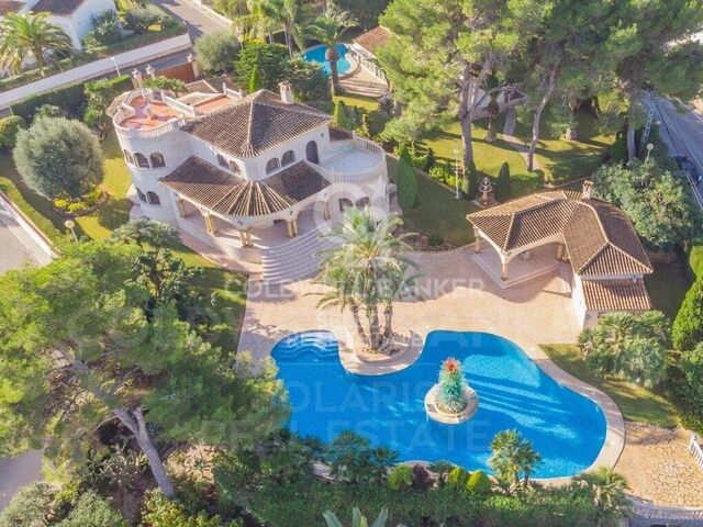 Villa increíble con vistas al mar