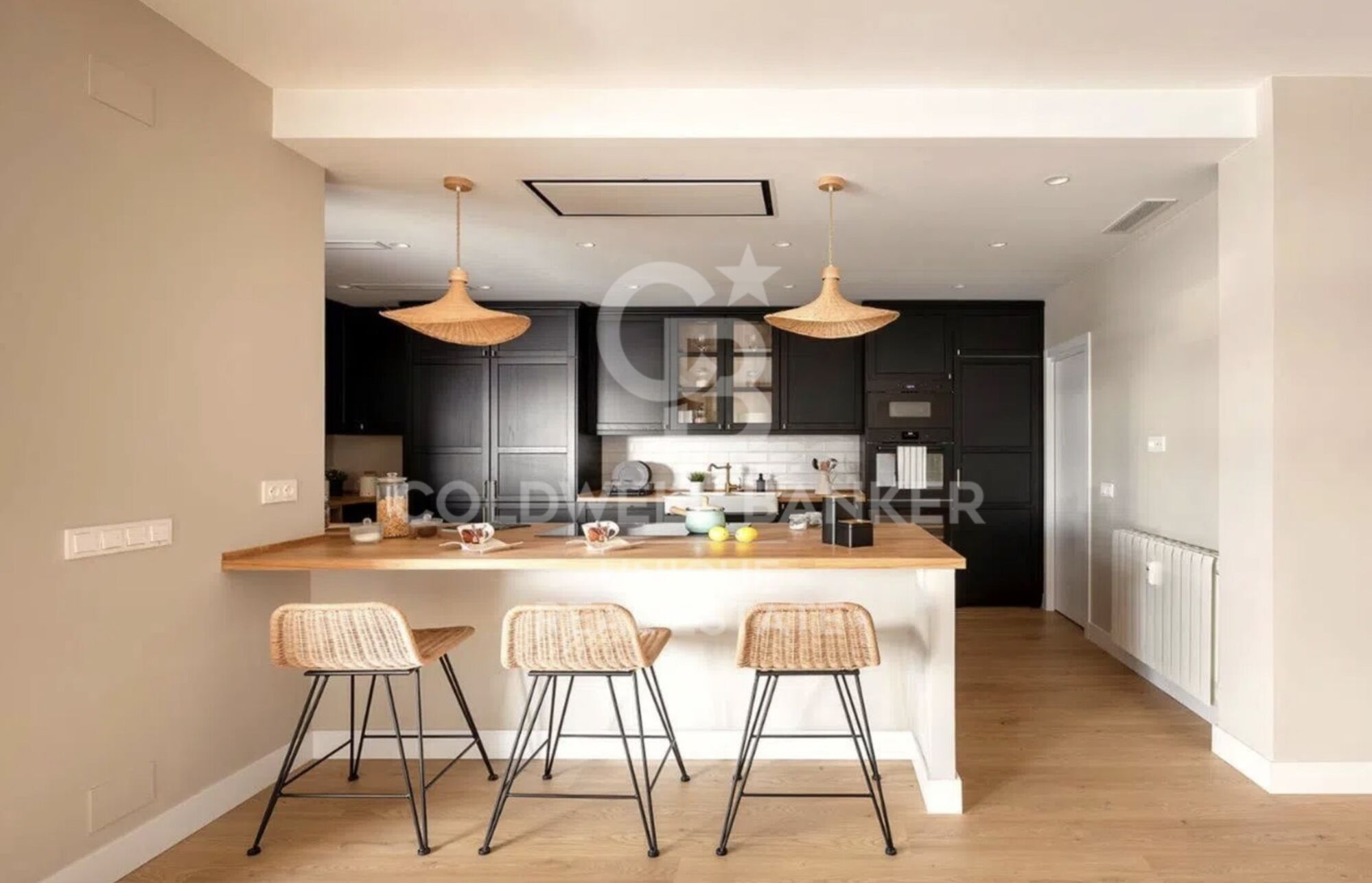 Piso exterior reformado con terraza en Tetúan, Madrid