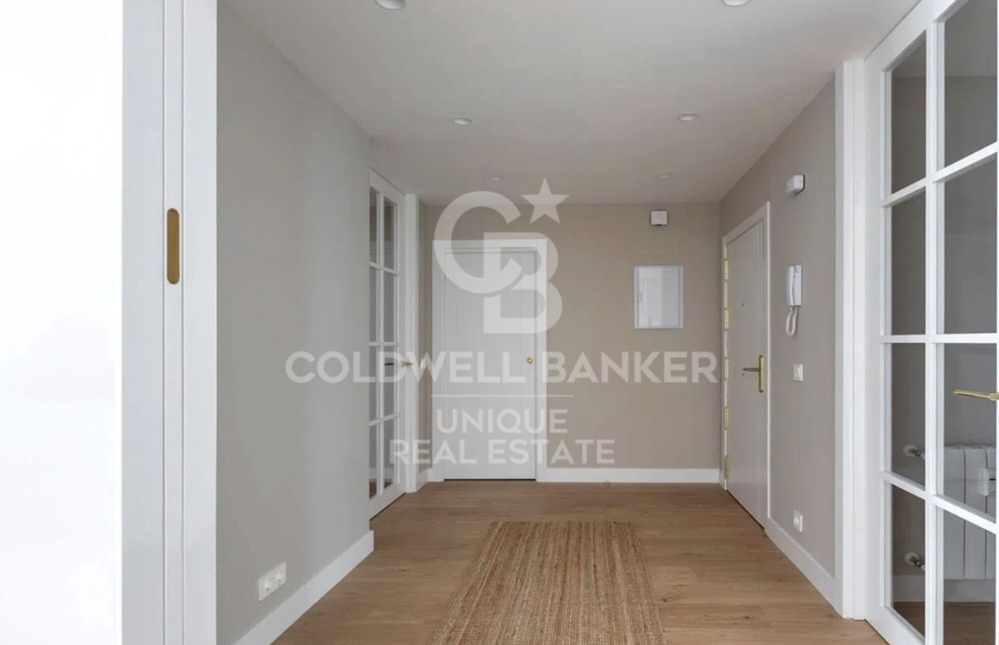 Piso exterior reformado con terraza en Tetúan, Madrid