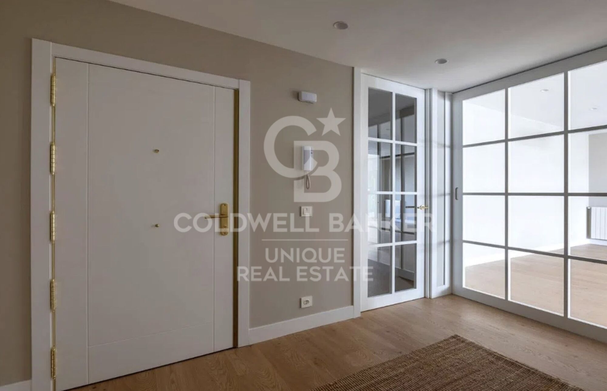 Piso exterior reformado con terraza en Tetúan, Madrid