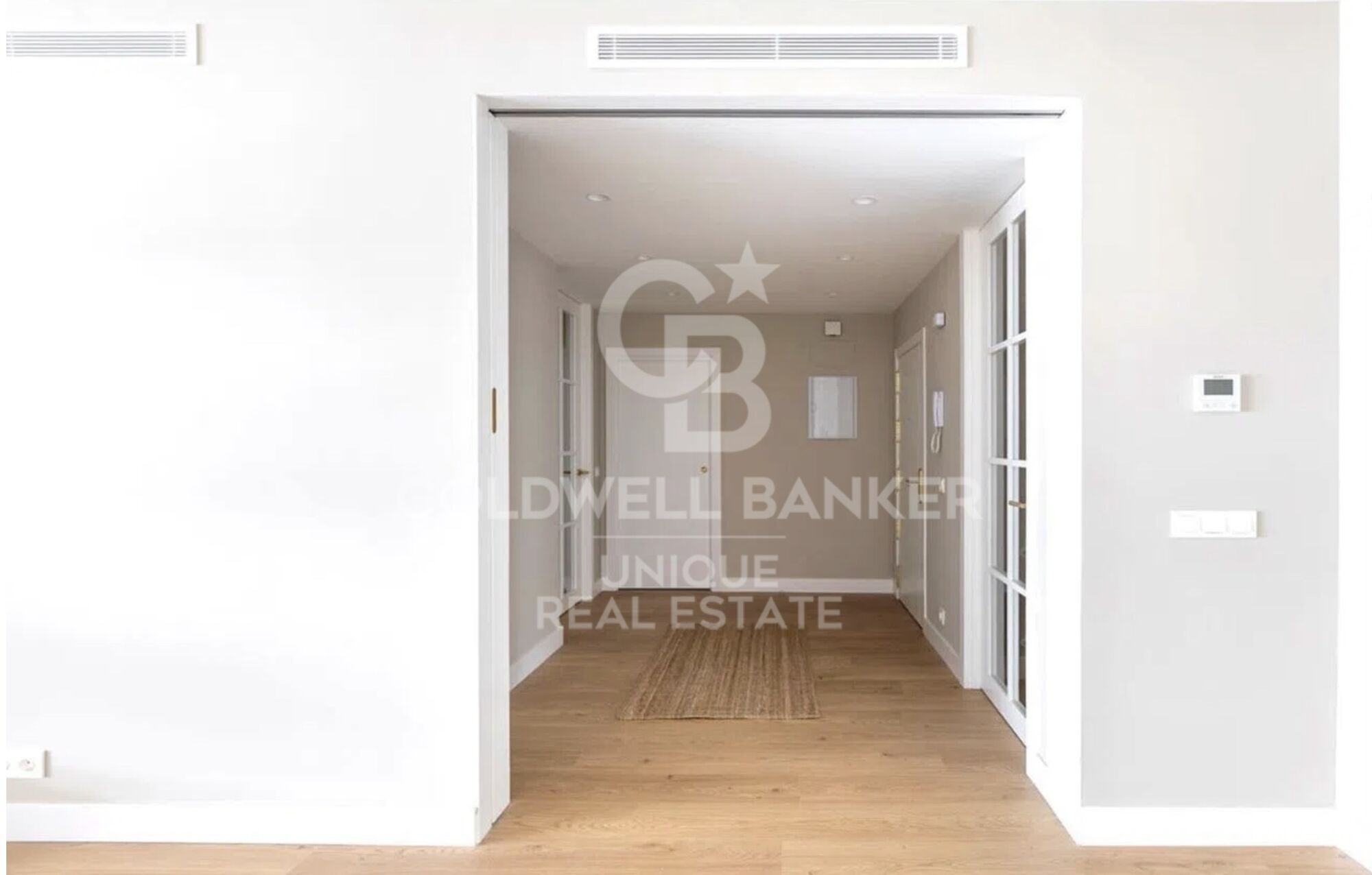 Piso exterior reformado con terraza en Tetúan, Madrid