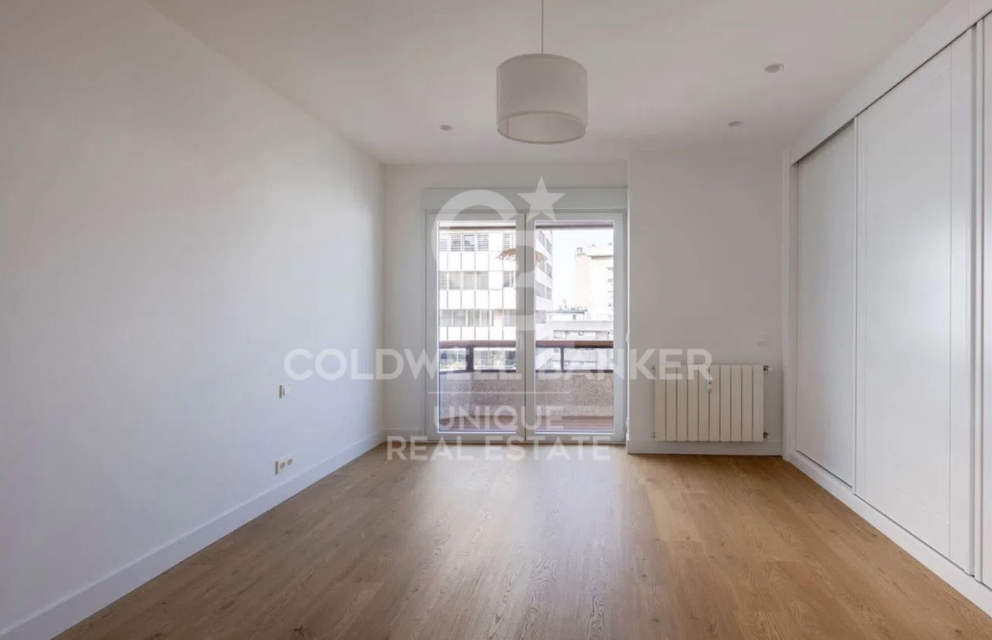 Piso exterior reformado con terraza en Tetúan, Madrid