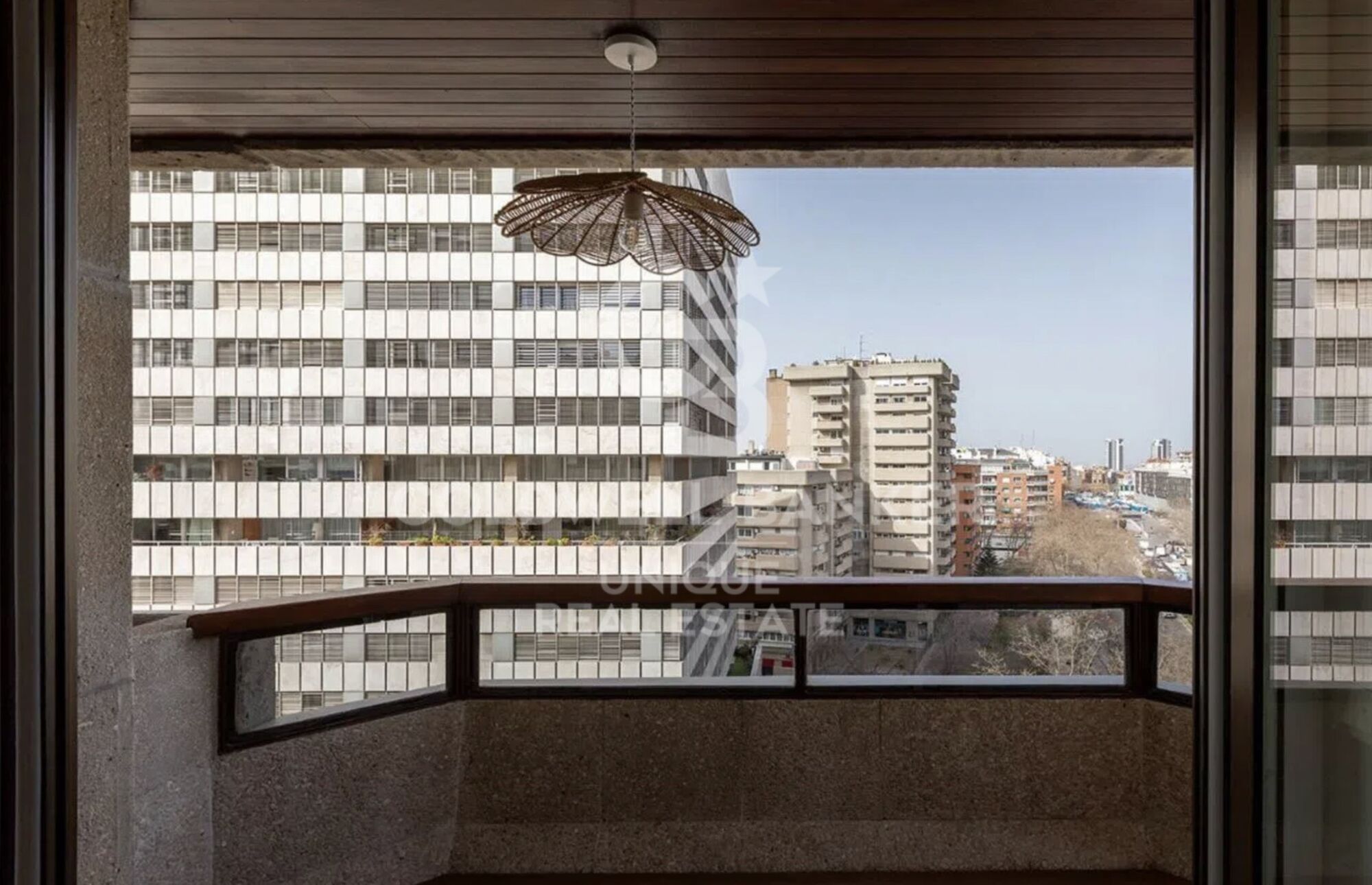 Piso exterior reformado con terraza en Tetúan, Madrid