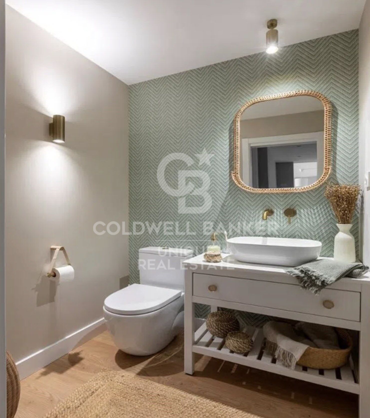 Piso exterior reformado con terraza en Tetúan, Madrid