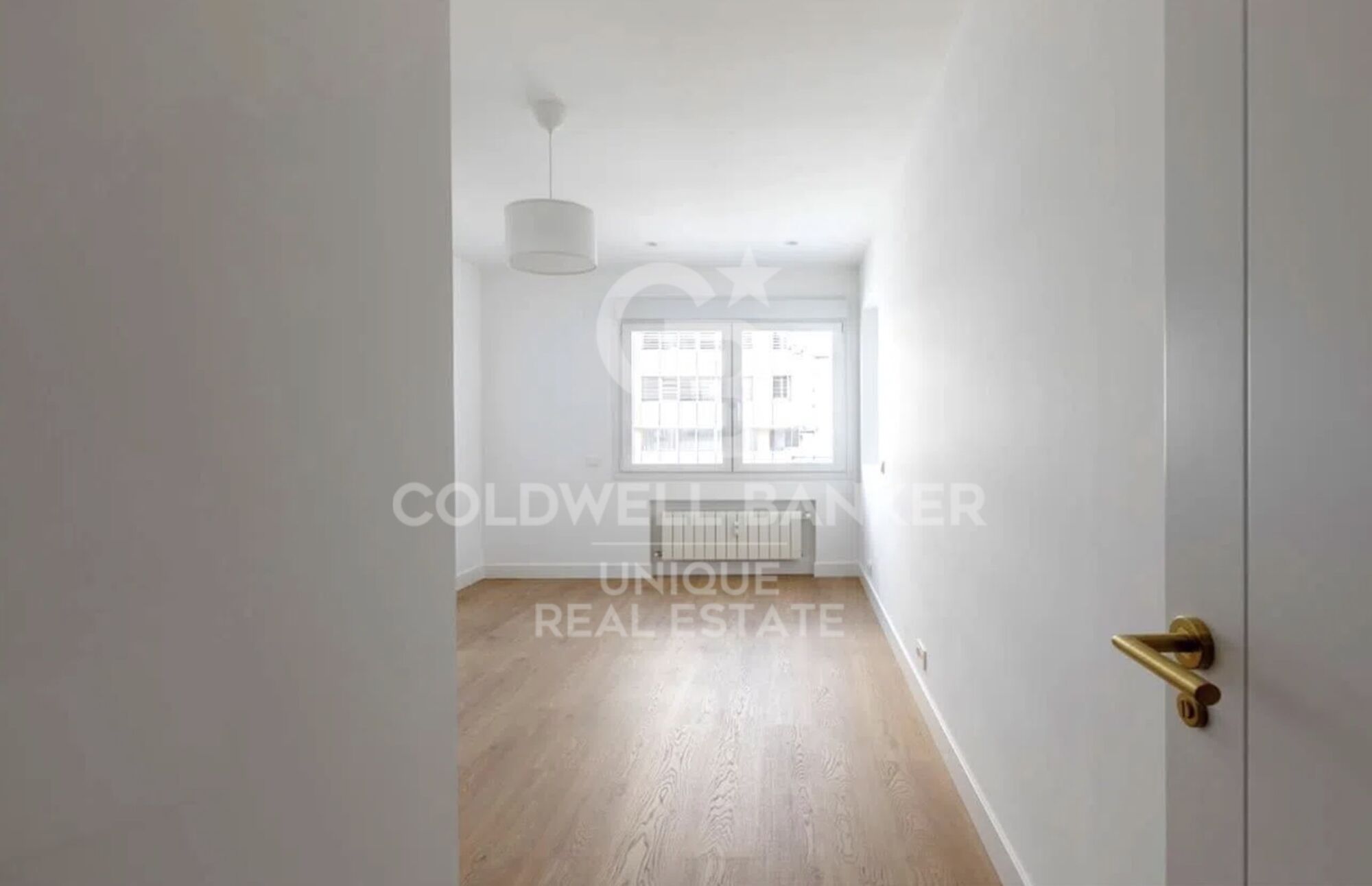 Piso exterior reformado con terraza en Tetúan, Madrid