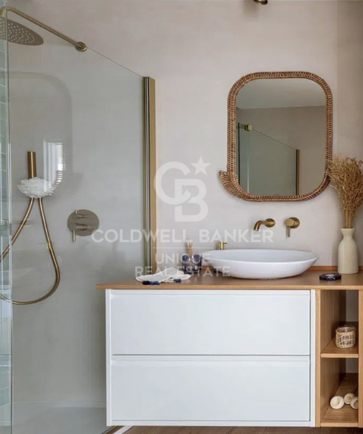 Piso exterior reformado con terraza en Tetúan, Madrid