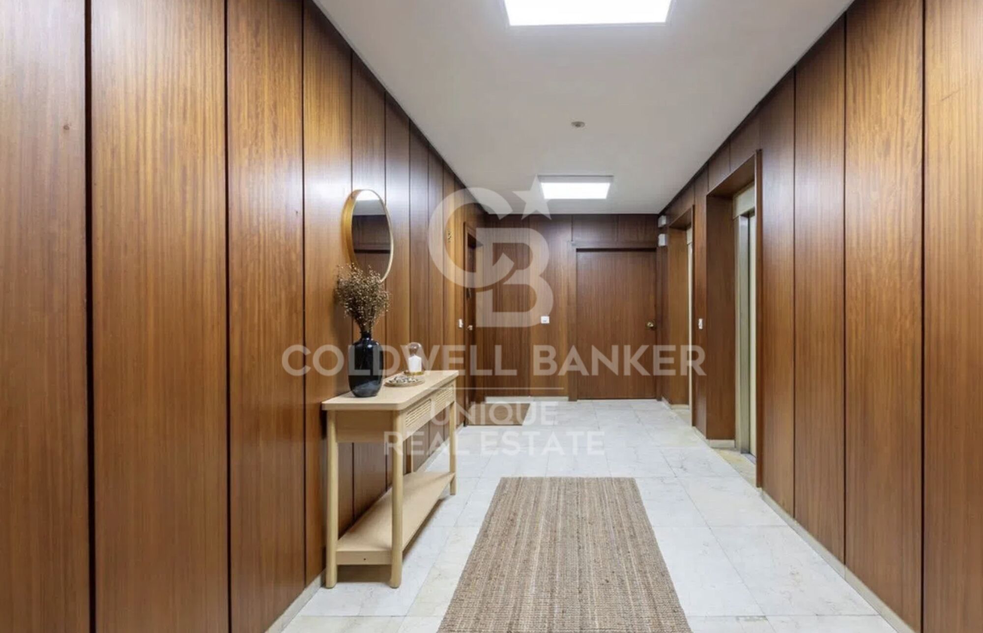 Renovated exterior apartment with terrace in Tetuán, Madrid