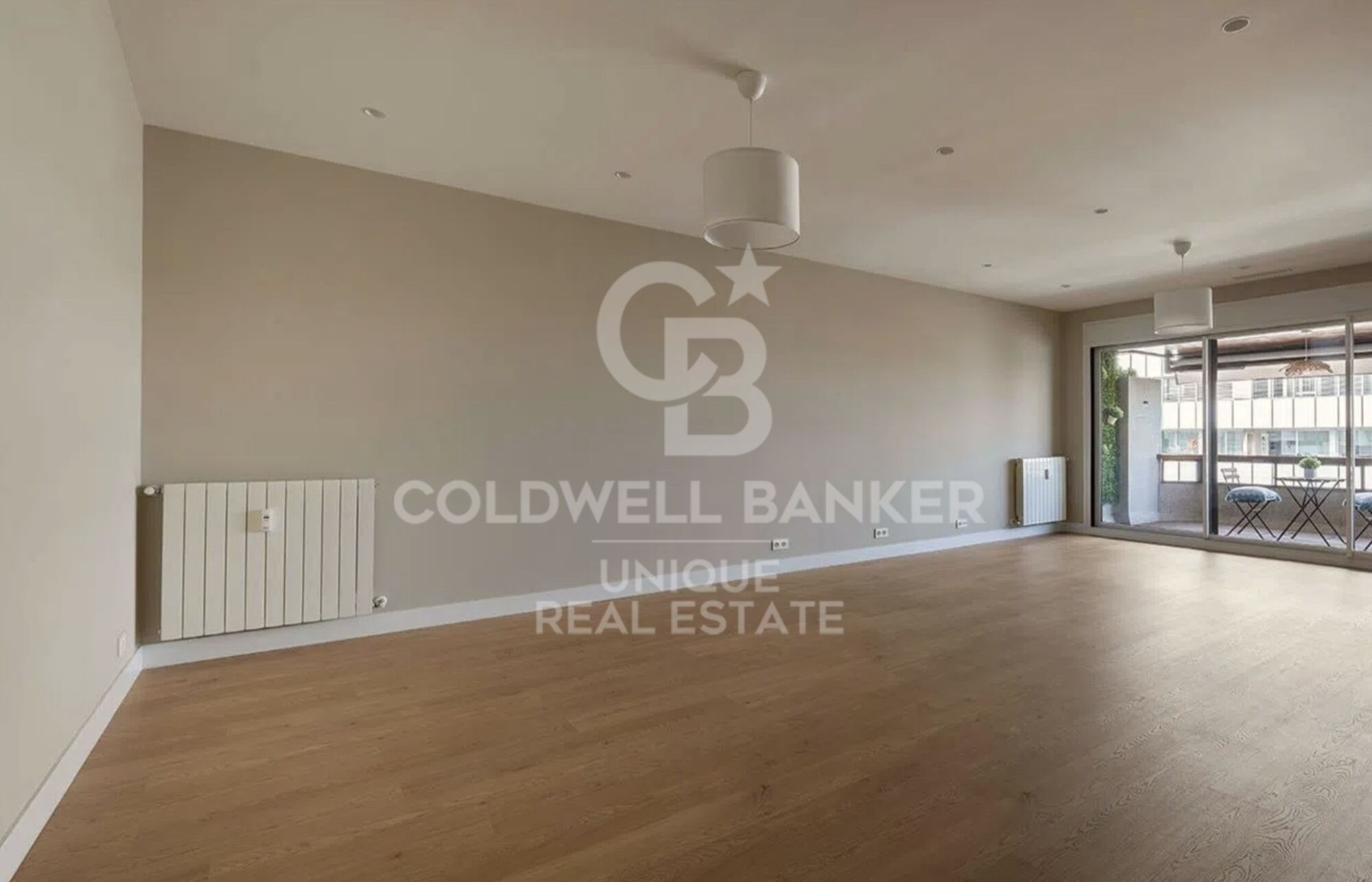 Renovated exterior apartment with terrace in Tetuán, Madrid