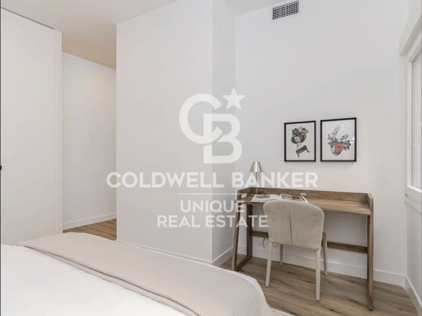 Renovated exterior 3-bedroom apartment in Barrio de Las Letras, Madrid