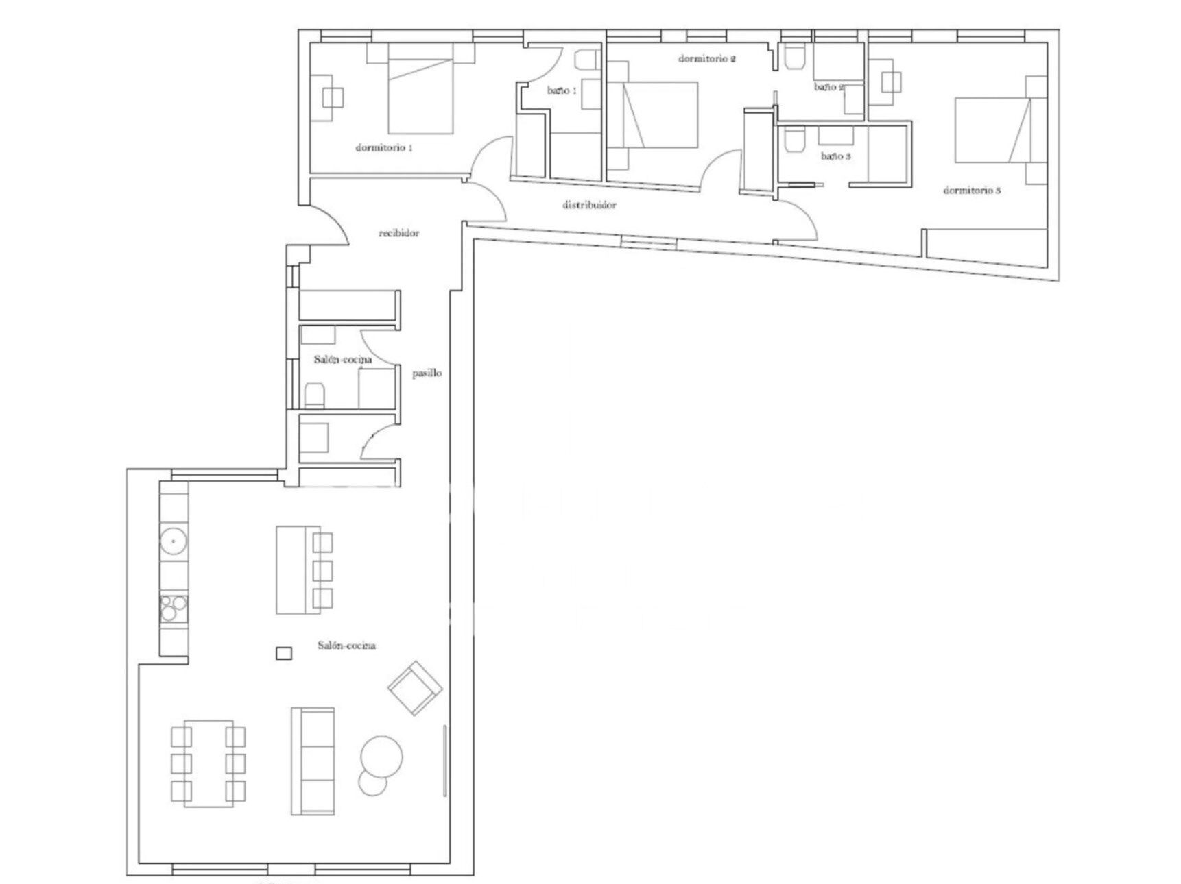 Renovated exterior 3-bedroom apartment in Barrio de Las Letras, Madrid