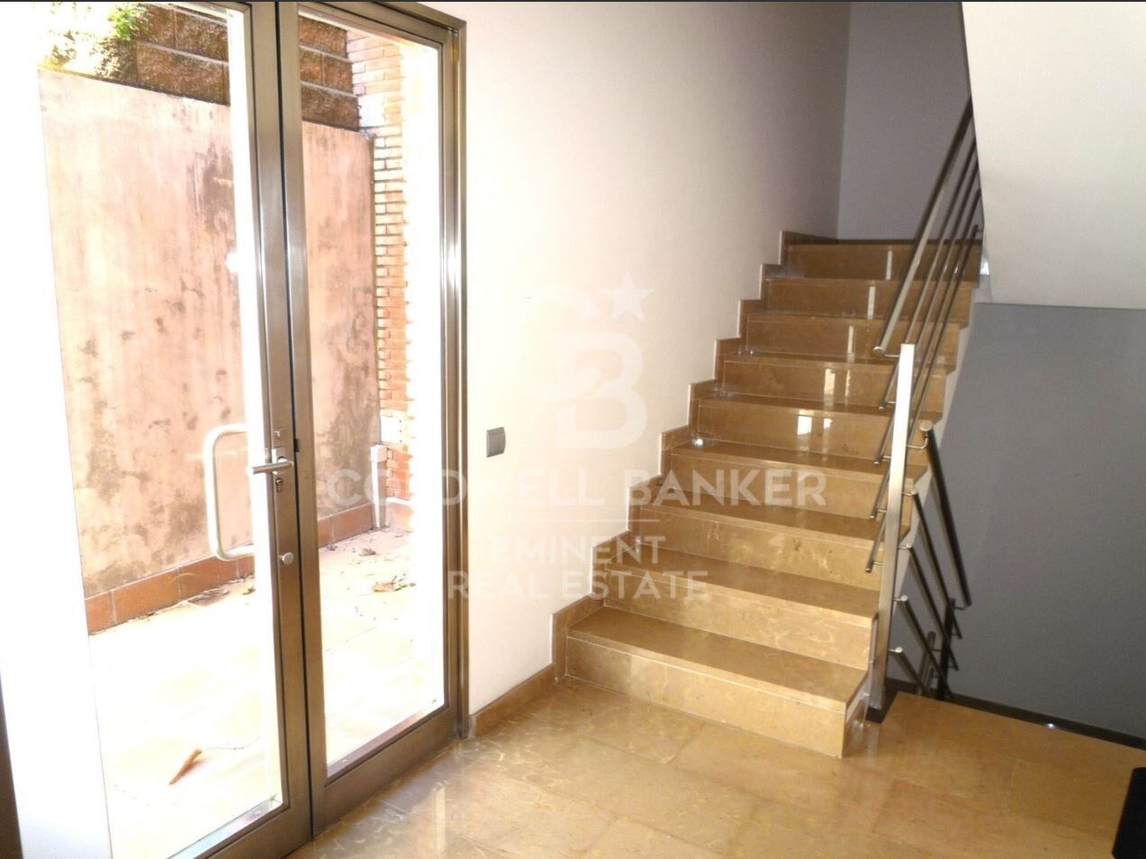 Piso con terraza y vistas despejadas en Vallcarca, junto a Collserola