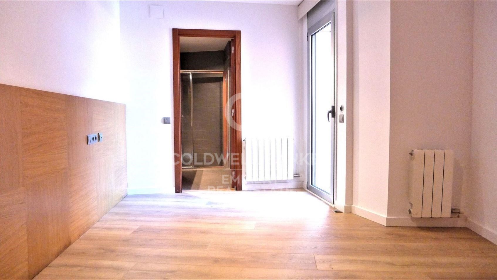 Piso con terraza y vistas despejadas en Vallcarca, junto a Collserola