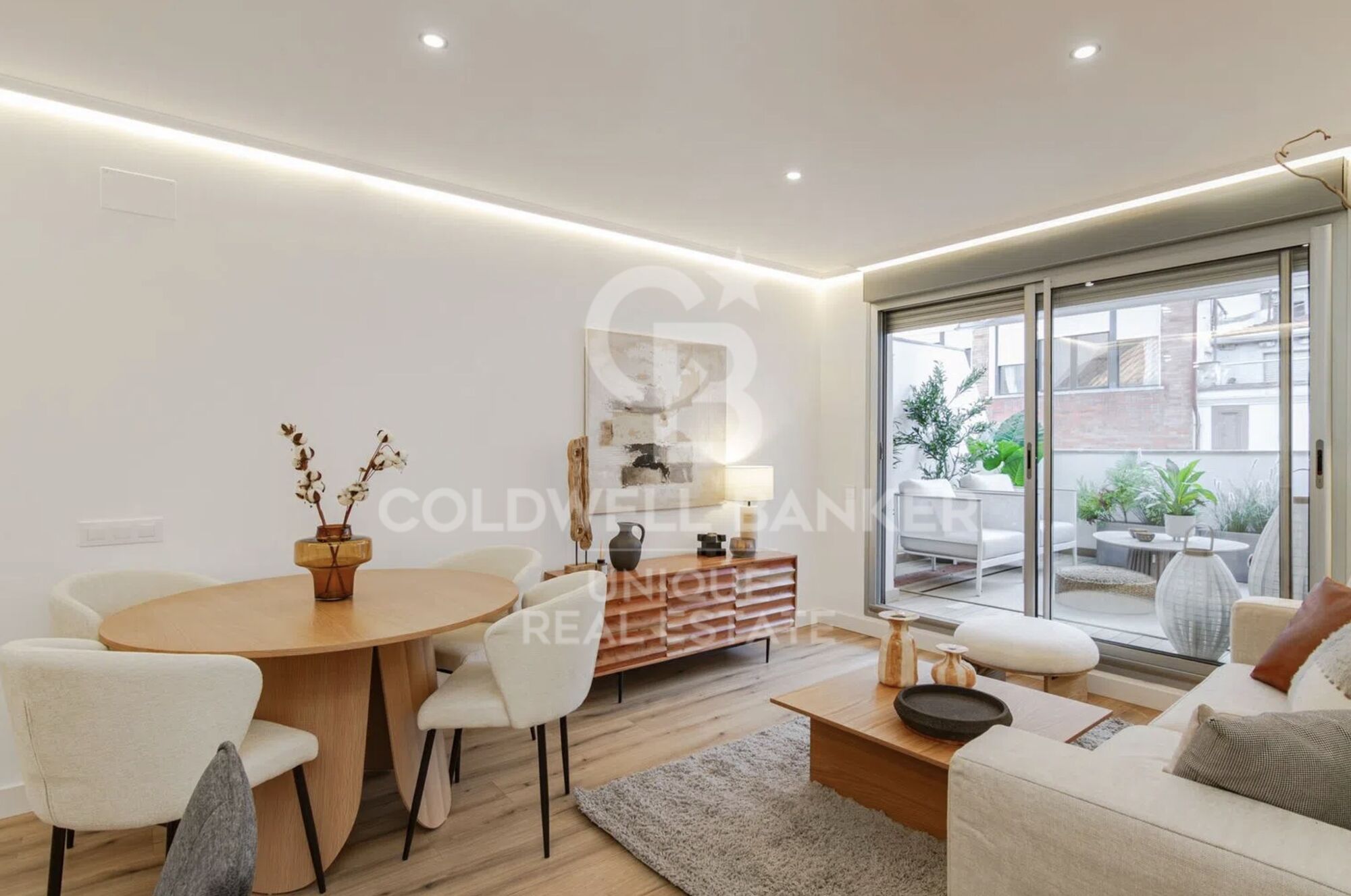 Penthouse rénové avec terrasse à Malasaña, Madrid