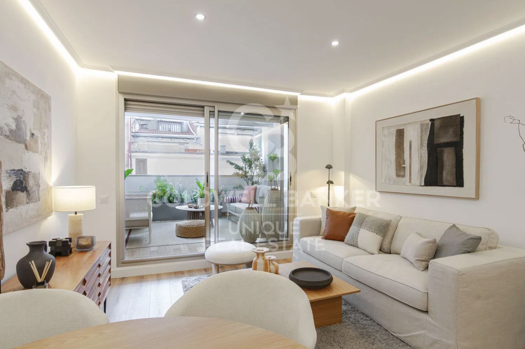 Renoviertes Penthouse mit Terrasse in Malasaña, Madrid