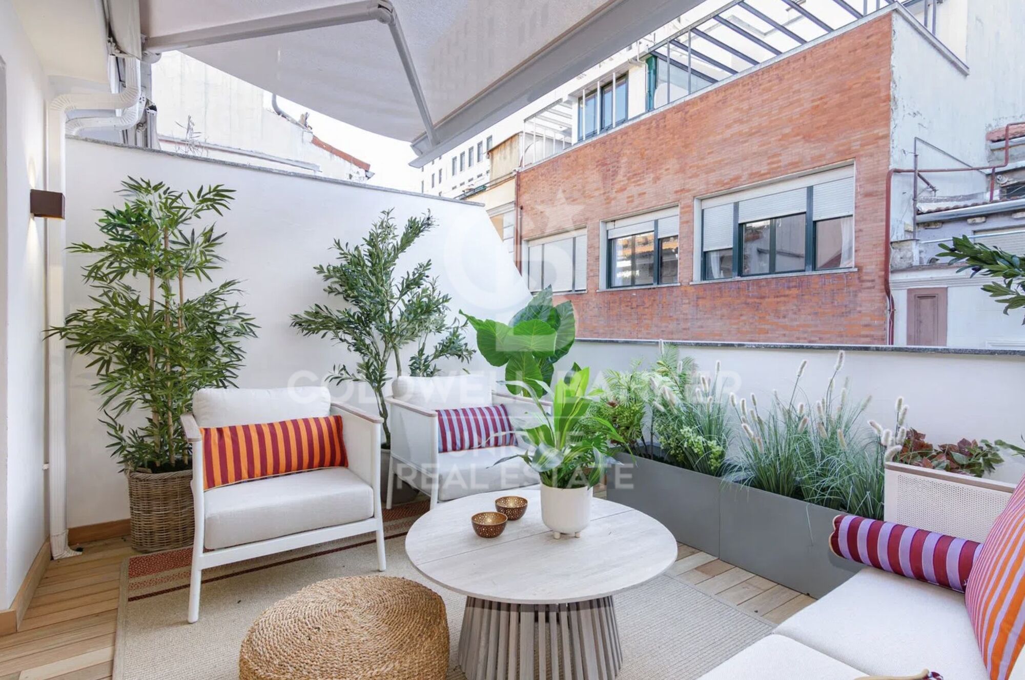 Renoviertes Penthouse mit Terrasse in Malasaña, Madrid