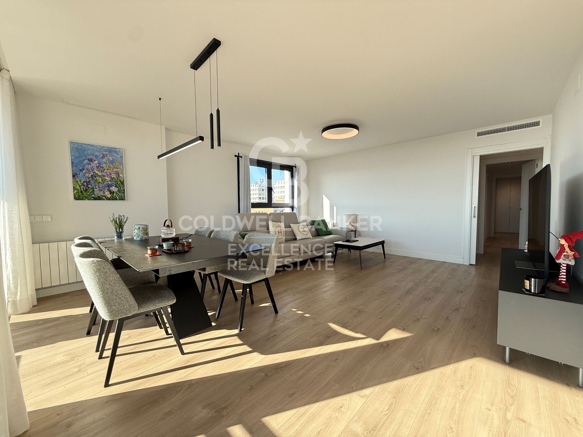 Prächtige, erst kürzlich erbaute Wohnung mit Panoramablick auf die Avenida Blasco Ibáñez