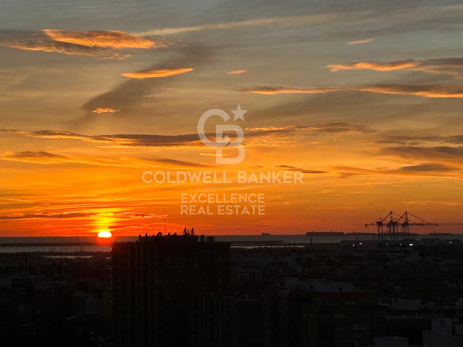 Prächtige, erst kürzlich erbaute Wohnung mit Panoramablick auf die Avenida Blasco Ibáñez