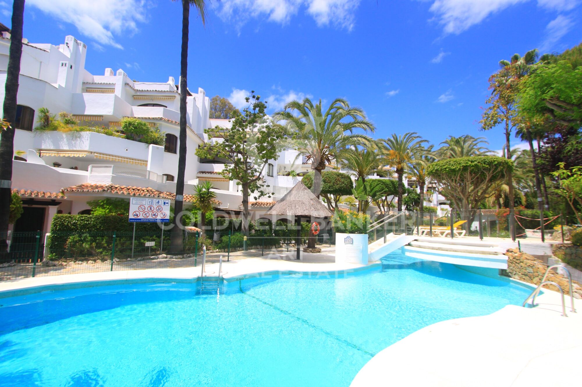 Traumlage in Golden Beach, Elviria - Atemberaubender 360° Blick auf Meer und Berge