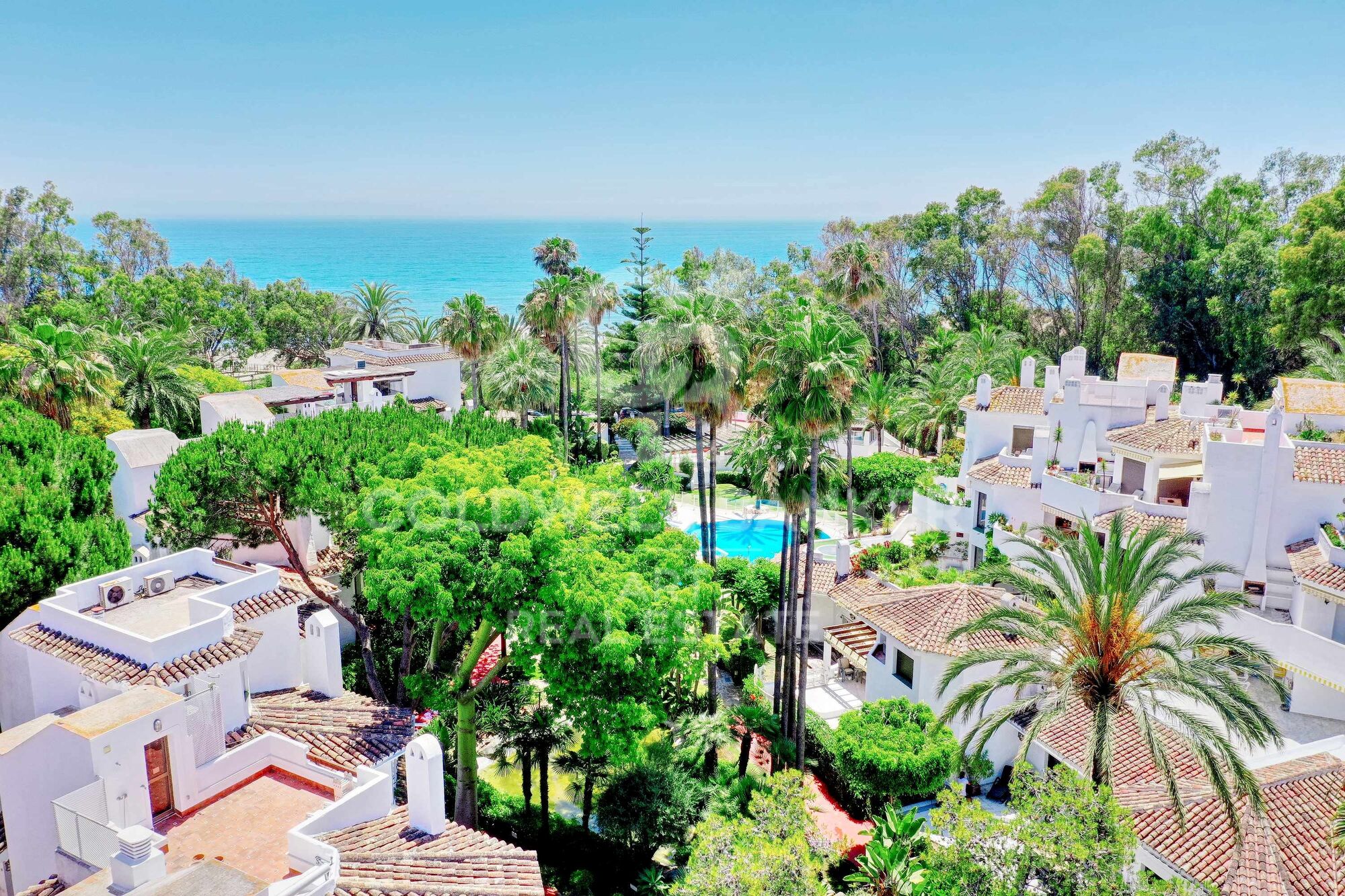 Traumlage in Golden Beach, Elviria - Atemberaubender 360° Blick auf Meer und Berge