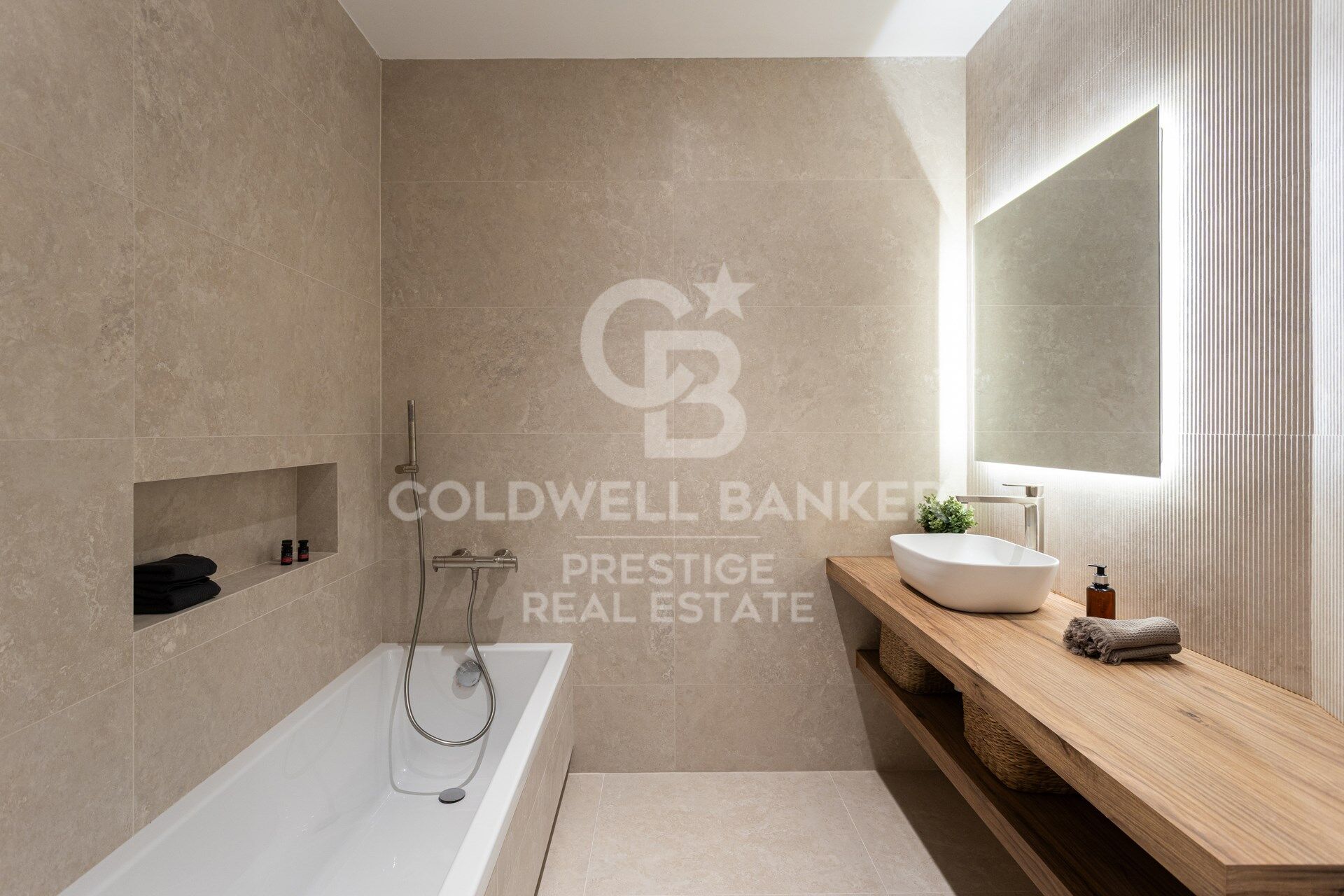 Brand new flat for sale in Calle Muntaner