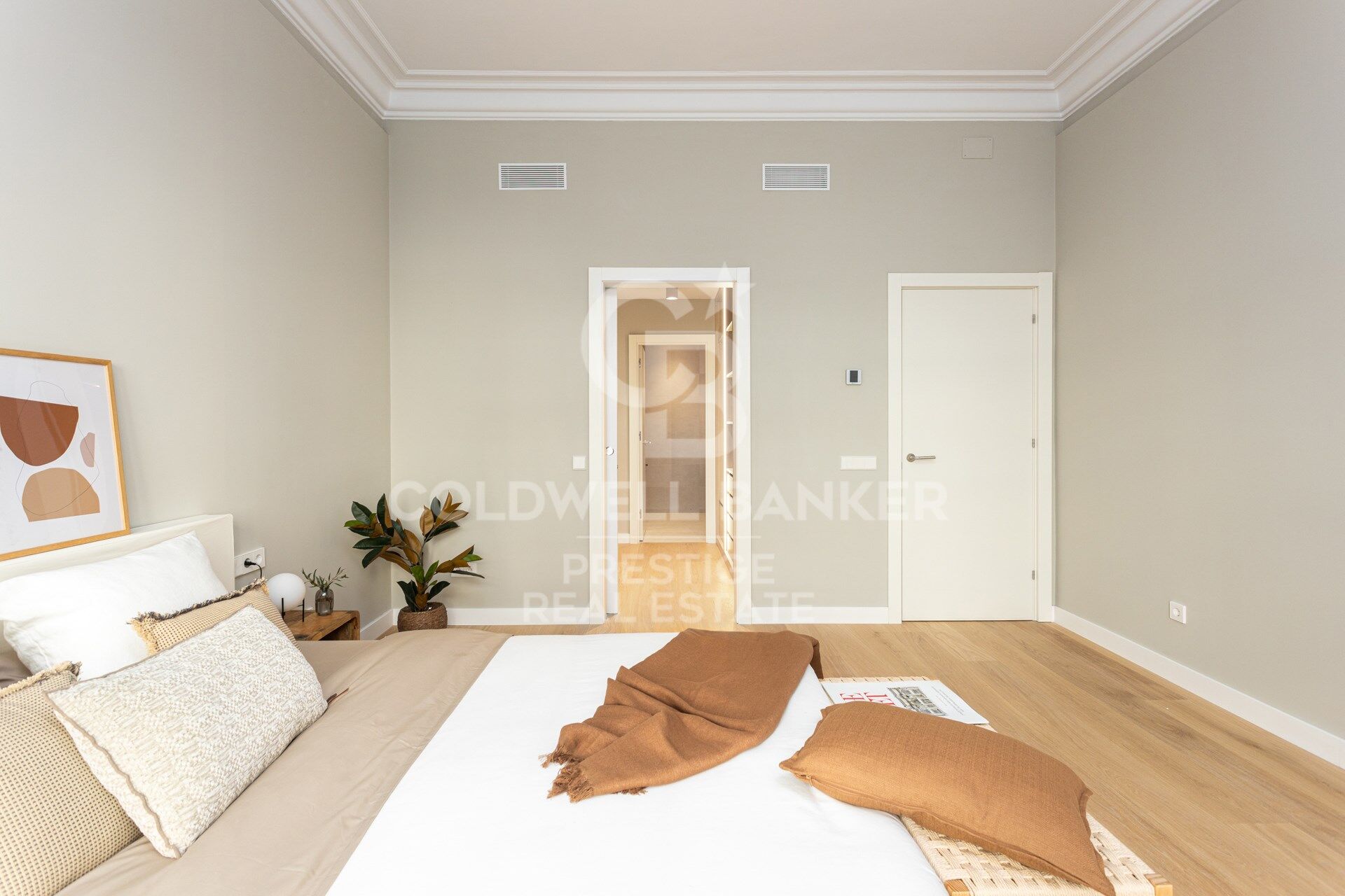 Appartement rénové, tout neuf, situé rue Muntaner