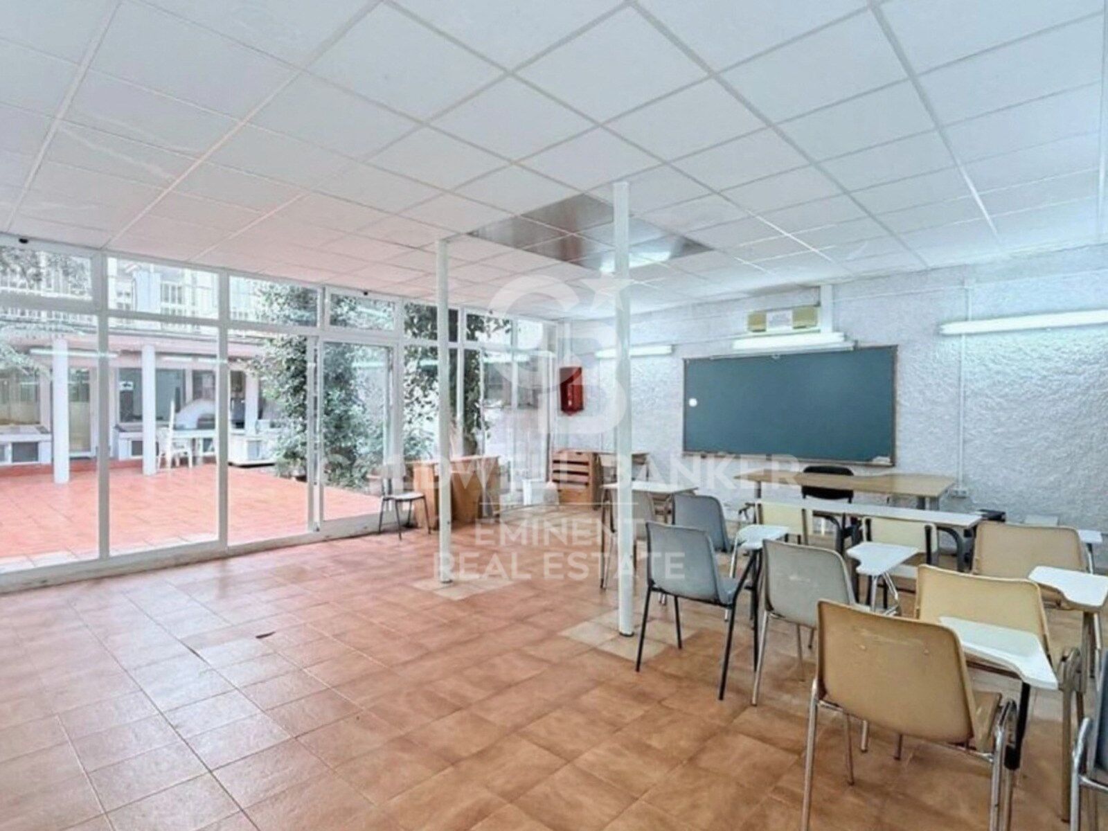 Local en venta en La Nova Esquerra de l'Eixample