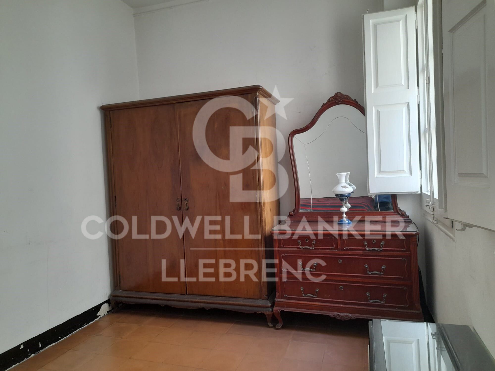 Appartement spacieux à vendre de 150 m² avec vue sur la mer dans un immeuble majestueux à Pg. Colón à Barcelone - projet de rénovation inclus