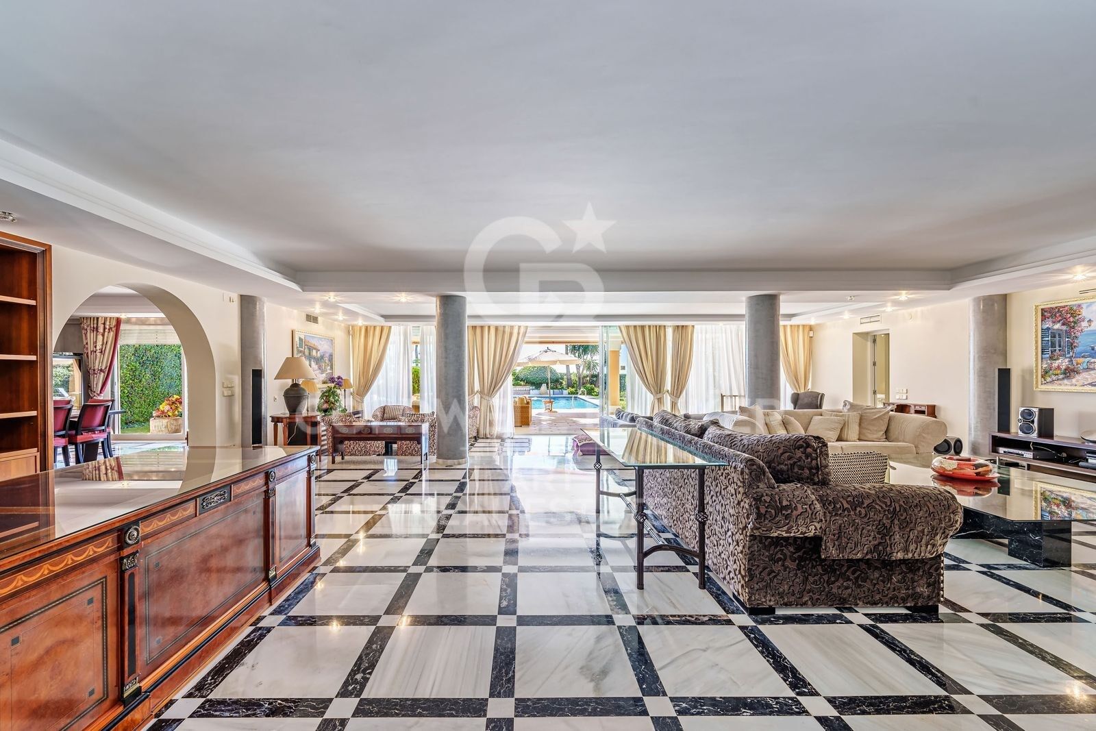 Beautiful Detached Seafront Villa on the New Golden Mile