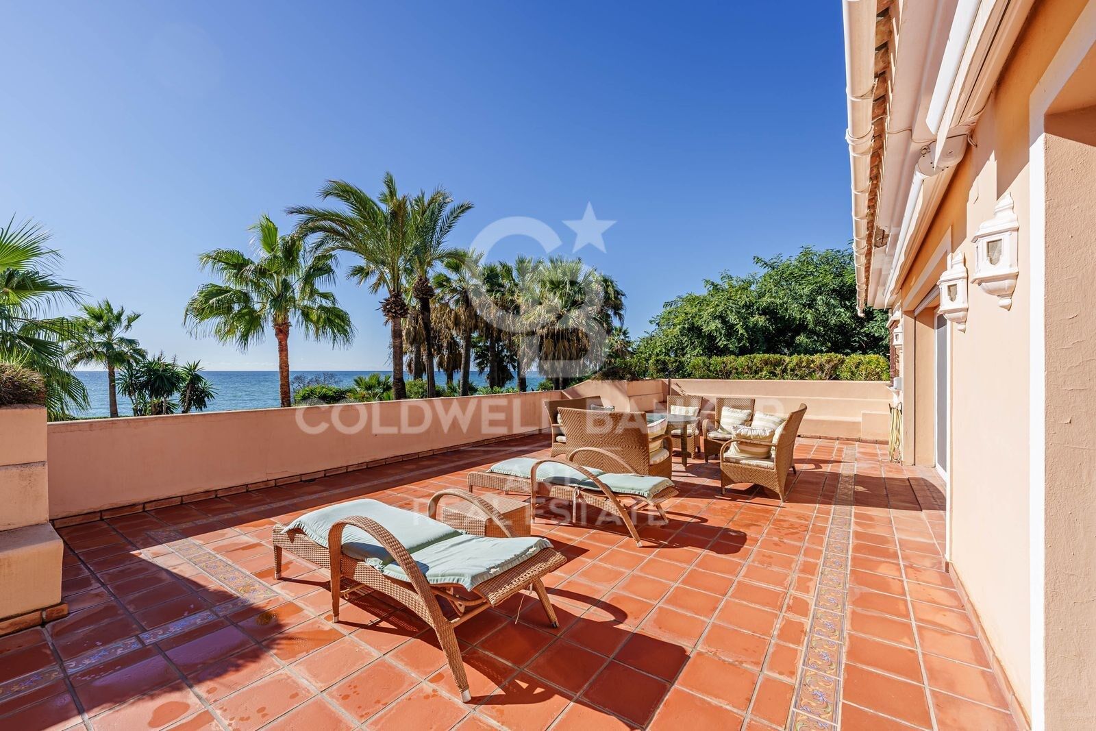 Beautiful Detached Seafront Villa on the New Golden Mile