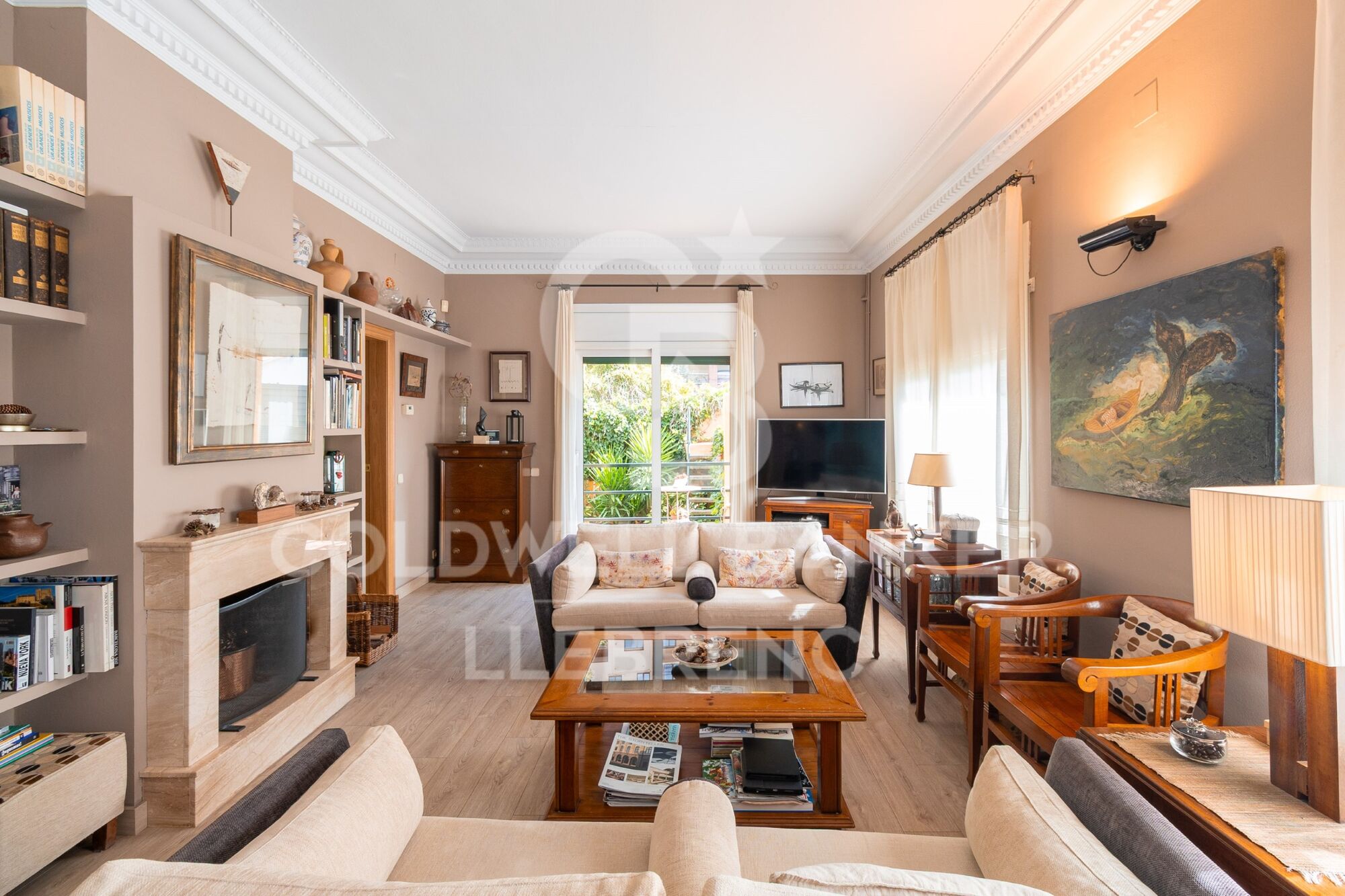 Detached house for sale in Peu de Funicular with garden, just 3 minutes from the funicular and 15 from the centre of Barcelona, surrounded by nature,