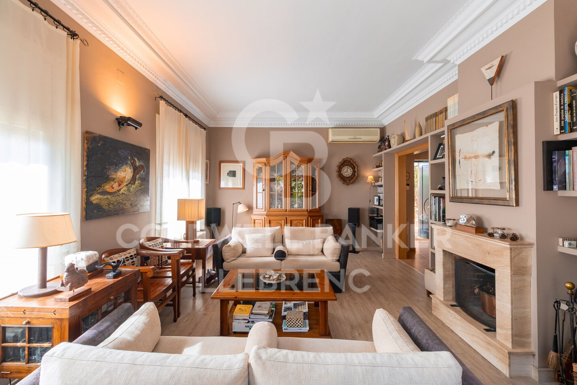 Detached house for sale in Peu de Funicular with garden, just 3 minutes from the funicular and 15 from the centre of Barcelona, surrounded by nature,
